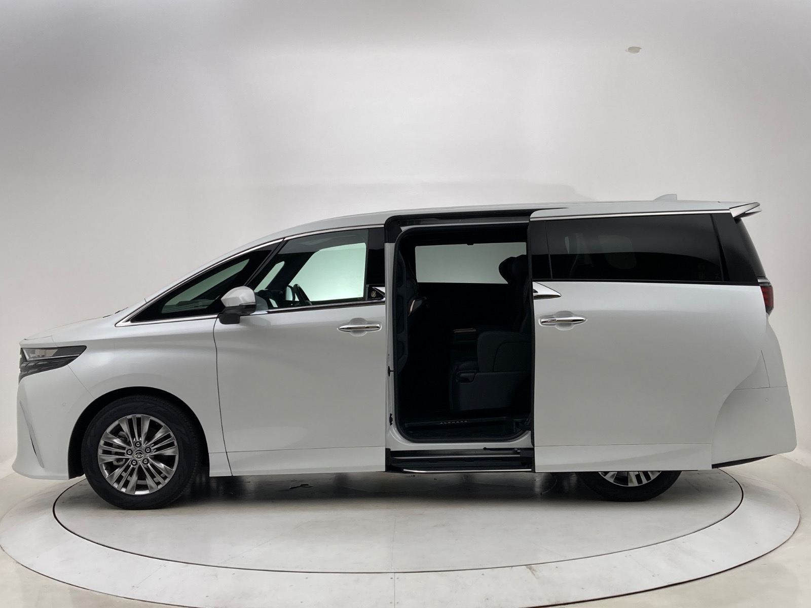トヨタ アルファード Z HEV 2.5L 2WD(7人乗り) ハイブリッド