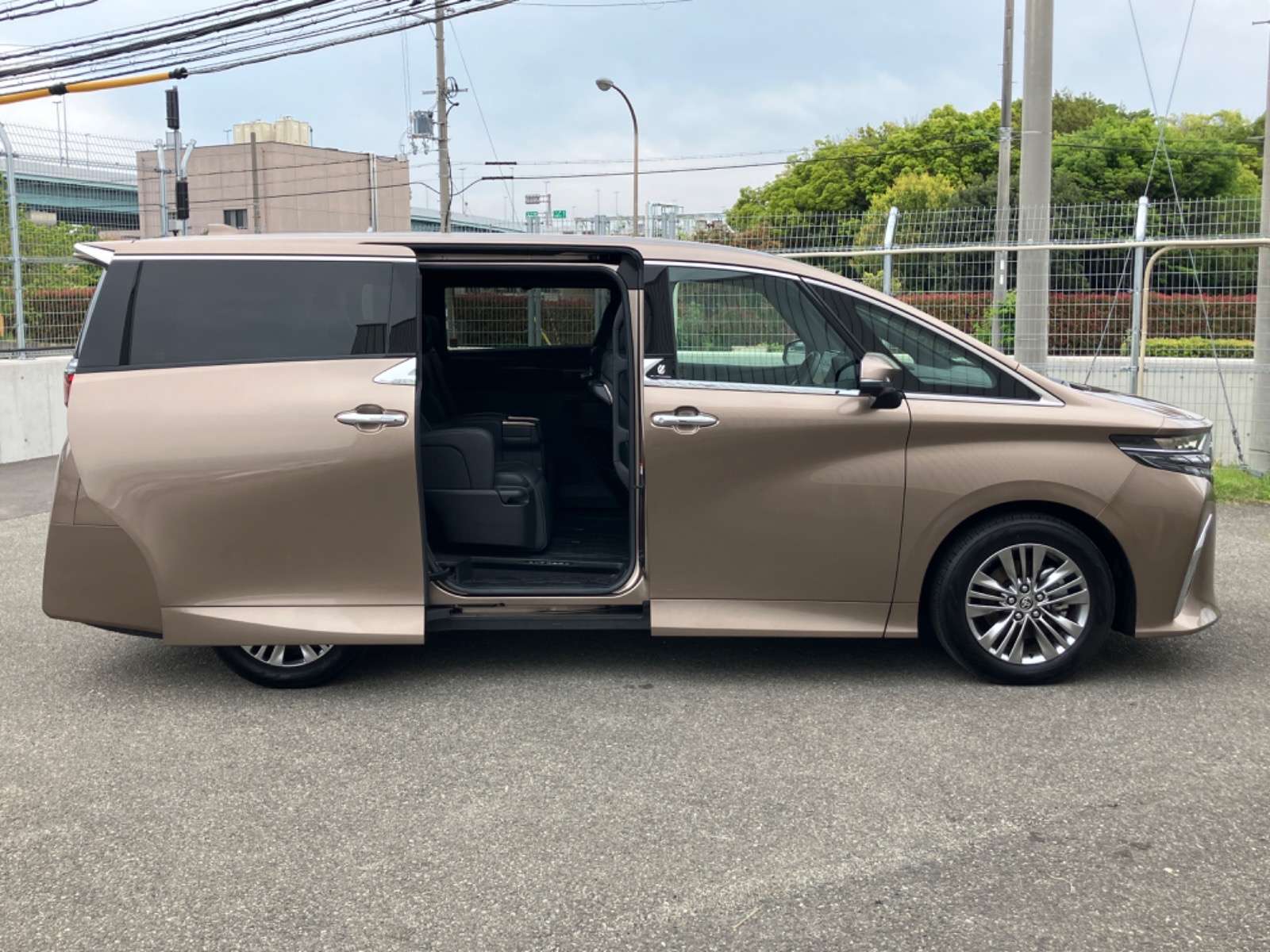トヨタ アルファード Z HEV 2.5L 2WD(7人乗り) ハイブリッド