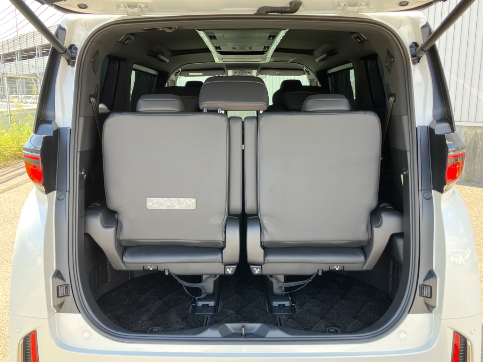 トヨタ ヴェルファイア Z Premier HEV 2.5L 2WD(7人乗り