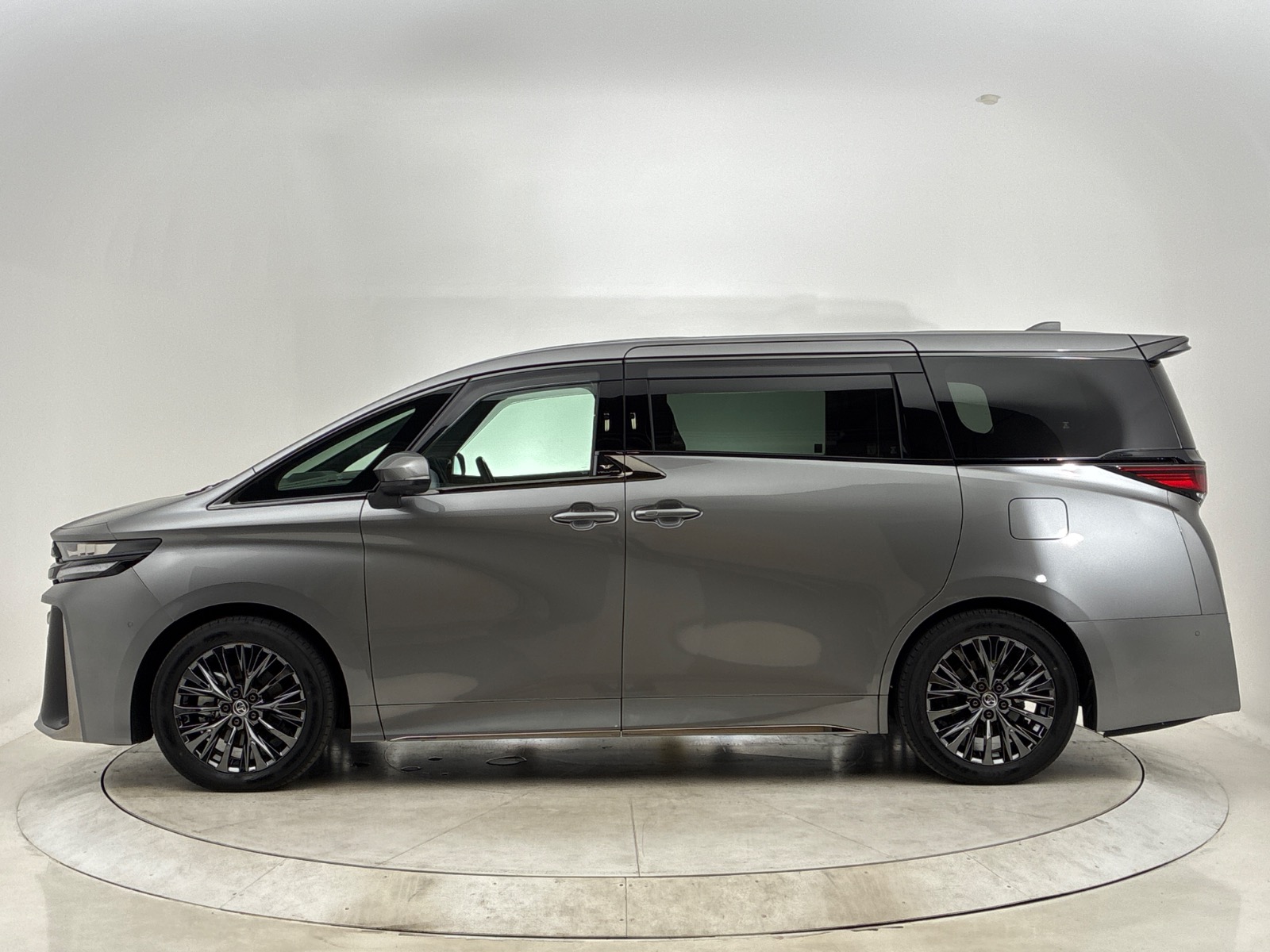 トヨタ ヴェルファイア Z Premier HEV 2.5L 2WD(7人乗り) ハイブリッド