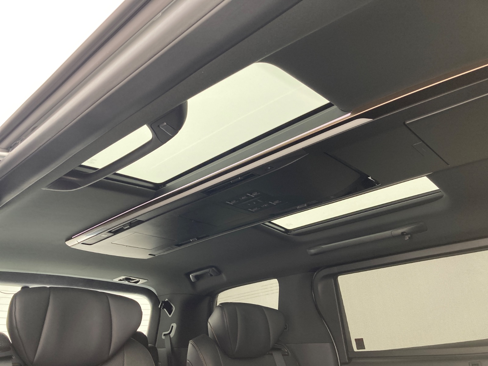 外装　カット屋根　サンルーフ付き　実働 買えば強制的に付いてくる「巨大サンルーフ」！ ダイハツ・タフトの