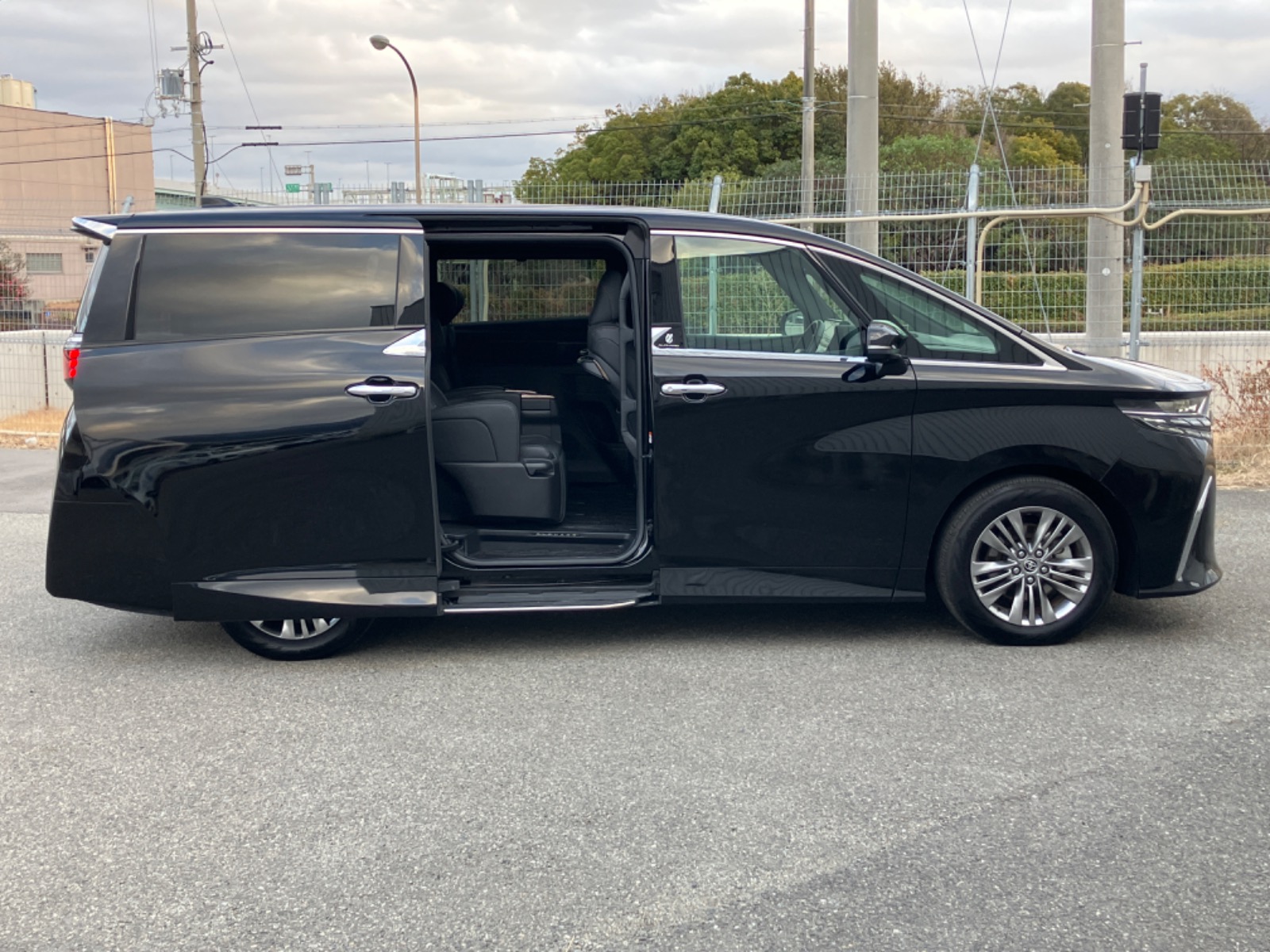 トヨタ アルファード Z HEV 2.5L 2WD(7人乗り) ハイブリッド 2024年式