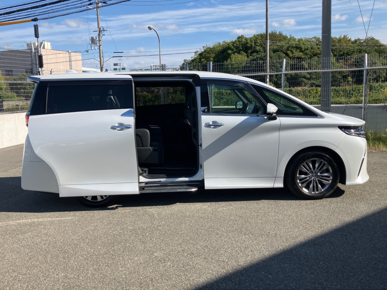 トヨタ アルファード Z HEV 2.5L 4WD(7人乗り) ハイブリッド 2024年式