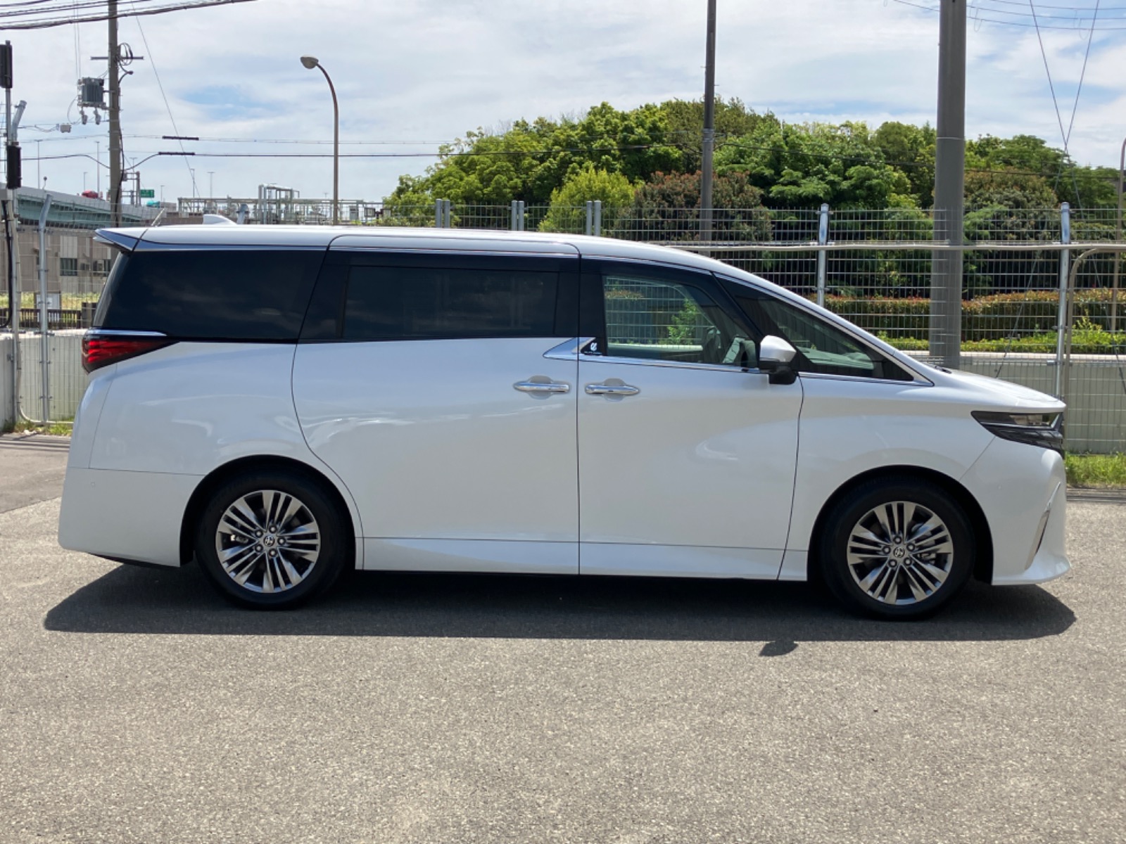 トヨタ アルファード Z HEV 2.5L 4WD(7人乗り) ハイブリッド