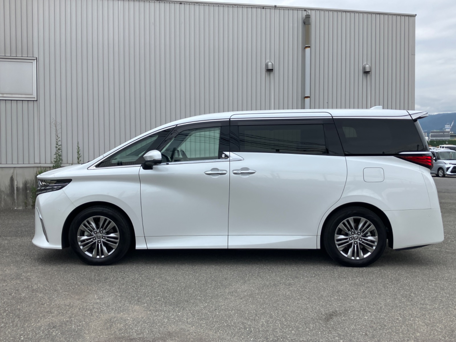 トヨタ アルファード Z HEV 2.5L 4WD(7人乗り) ハイブリッド 2024年式