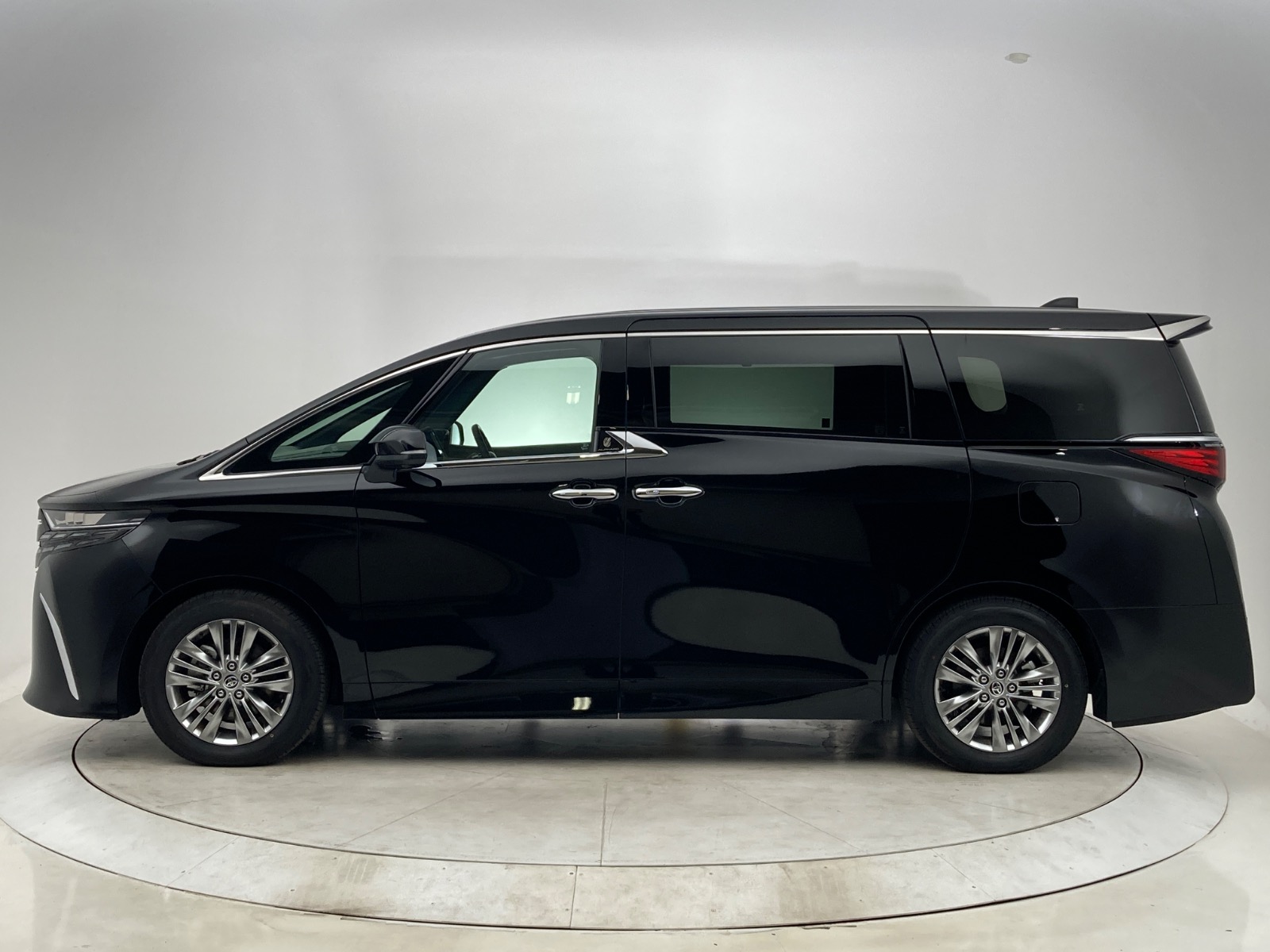 トヨタ アルファード Z HEV 2.5L 4WD(7人乗り) ハイブリッド 2025年式