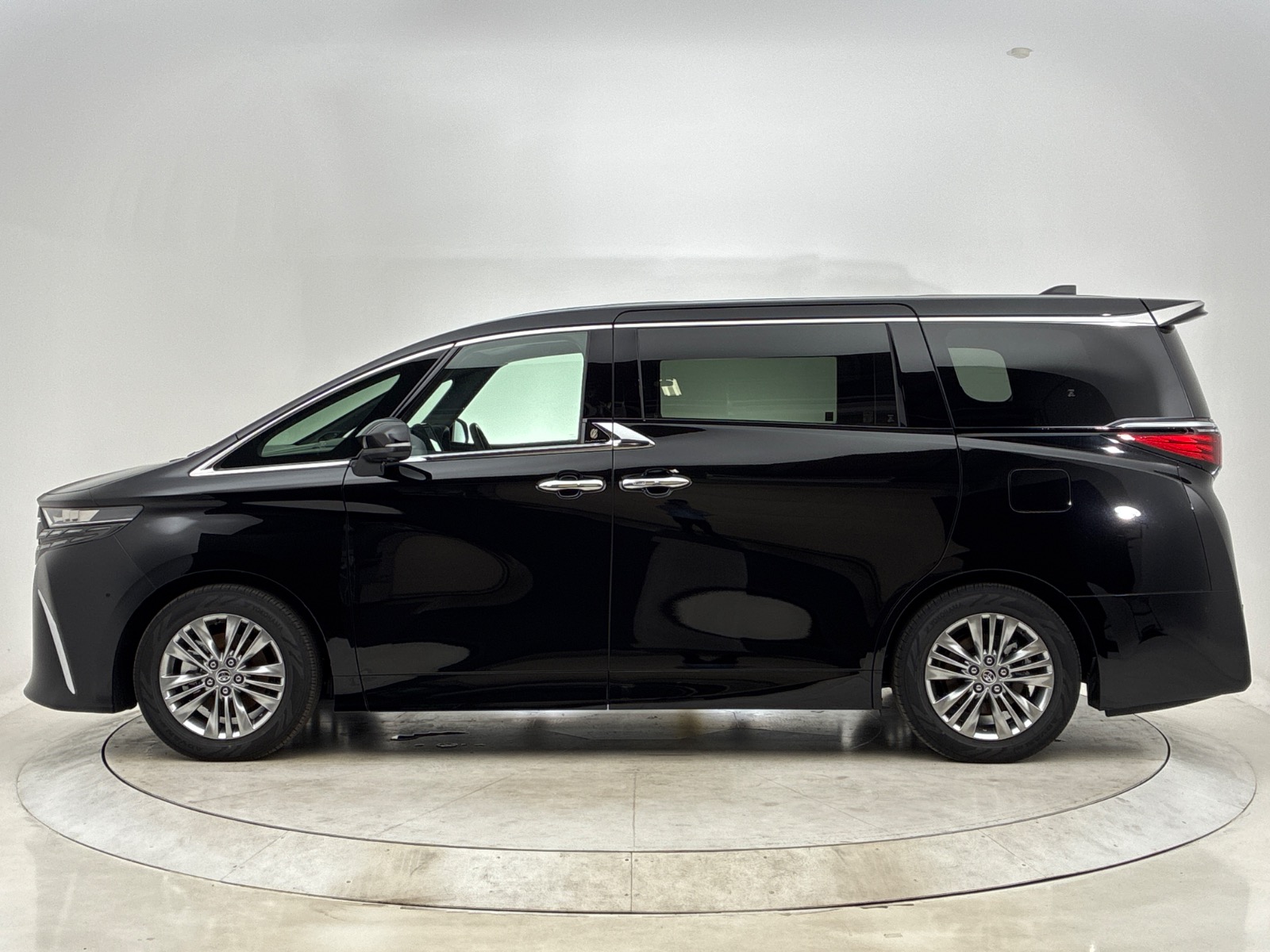 トヨタ アルファード Z HEV 2.5L 4WD(7人乗り) ハイブリッド 2025年式