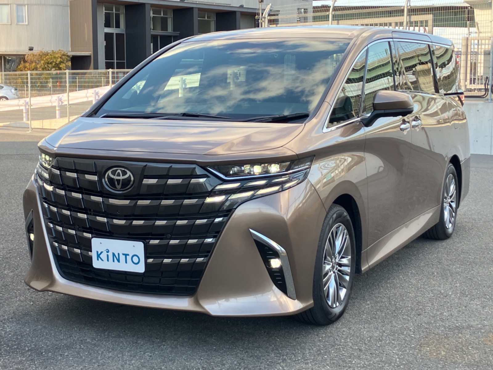 (美品)アルファネス2 【期間限定価格〜4/3】 トヨタ アルファード Z GAS 2.5L 2WD(7人乗り) ガソリン 2024年式