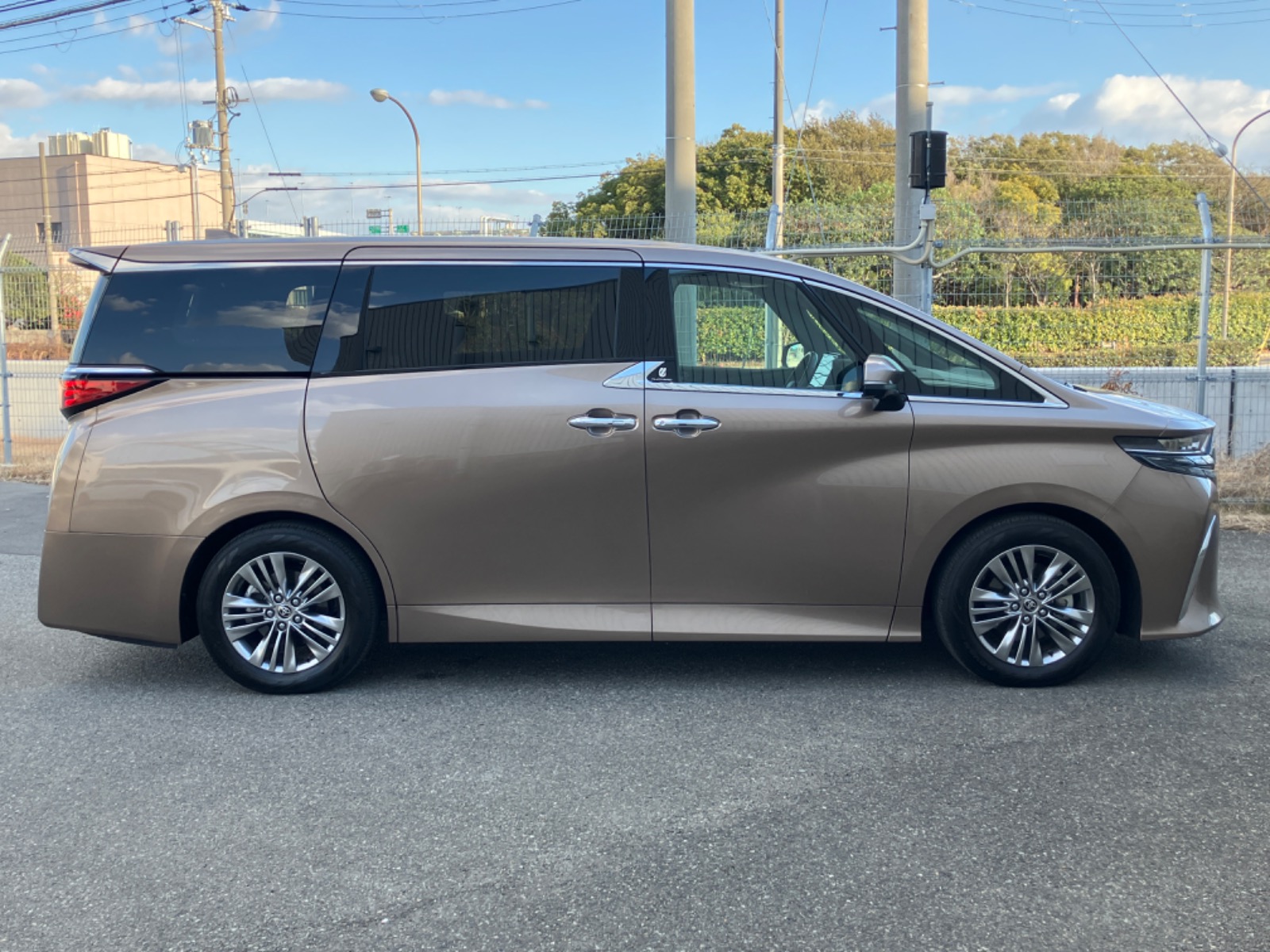 (美品)アルファネス2 【期間限定価格〜4/3】 トヨタ アルファード Z GAS 2.5L 2WD(7人乗り) ガソリン 2024年式