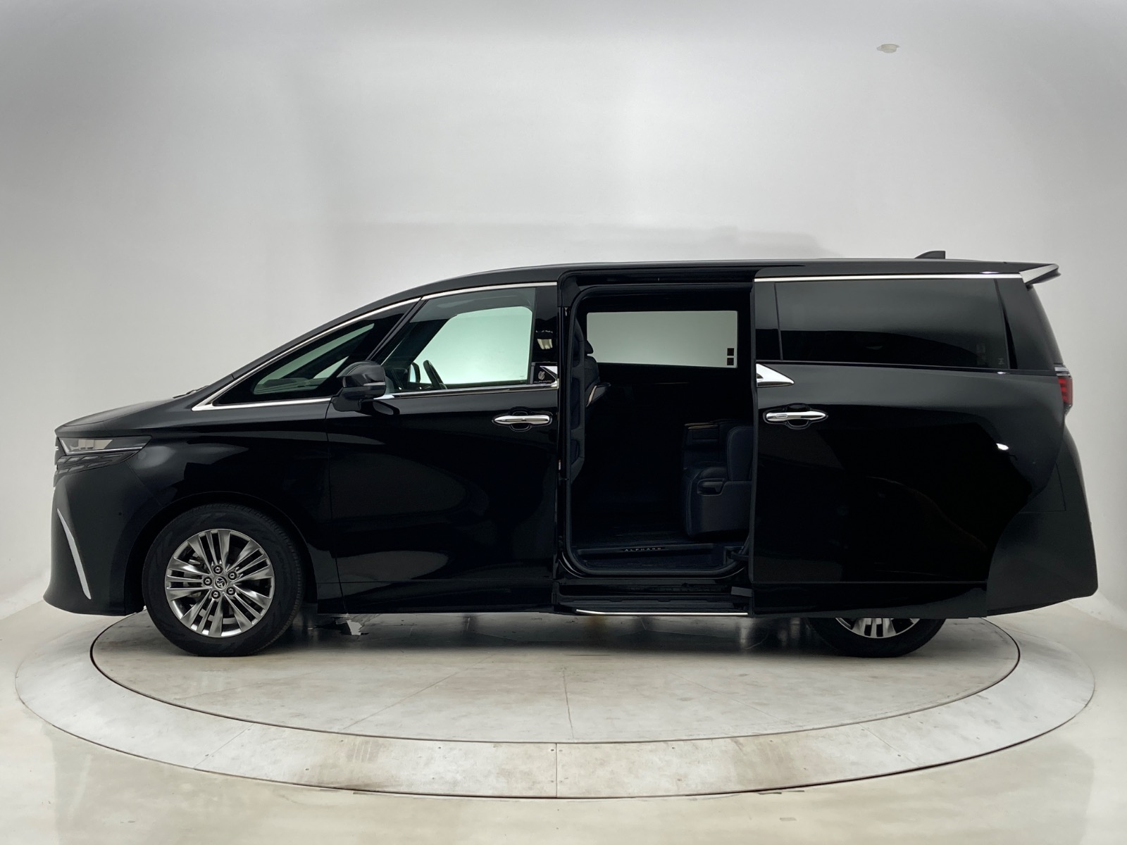 キャビエットゴーストアルファ トヨタ アルファード Z GAS 2.5L 4WD(7人乗り) ガソリン 2024年式