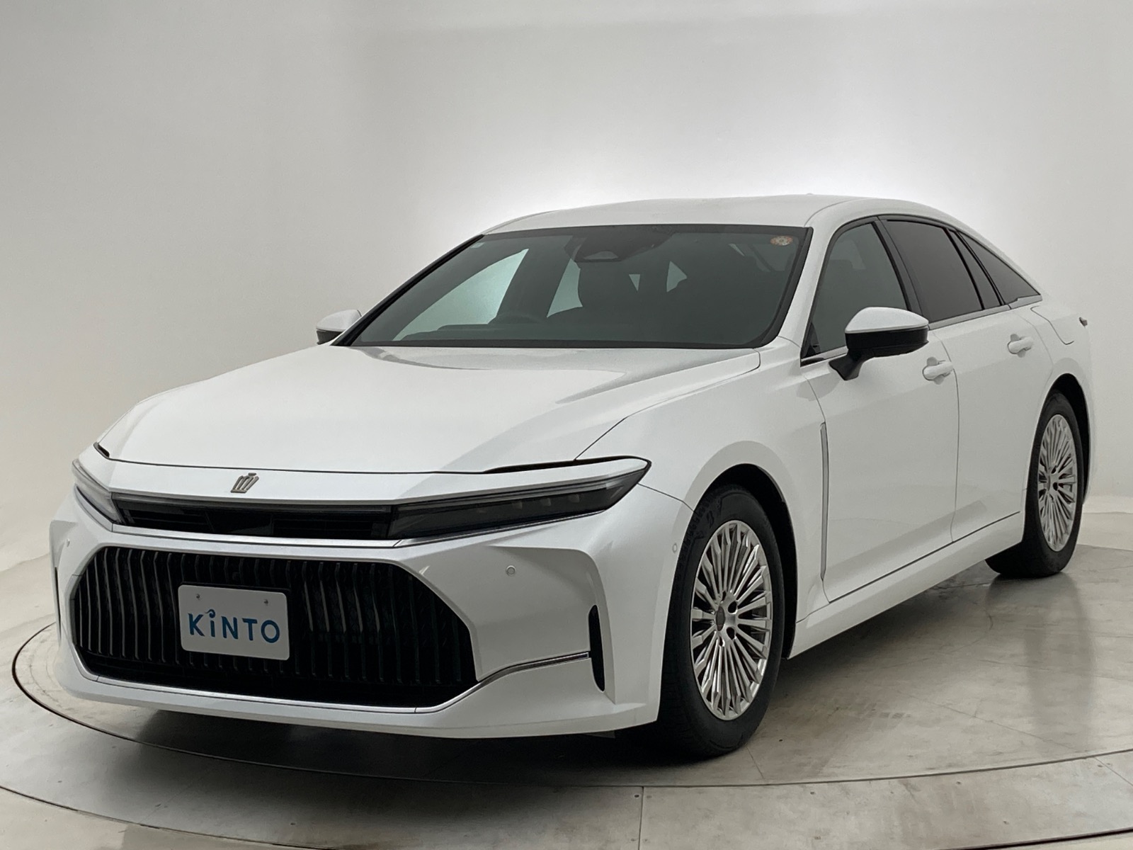 トヨタ クラウン Z HEV 2.5L 2WD(5人乗り) ハイブリッド 2024年式