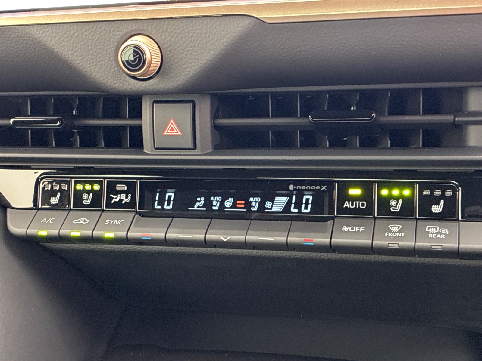 トヨタ クラウン CROSSOVER Z HEV 2.5L 4WD(5人乗り) ハイブリッド