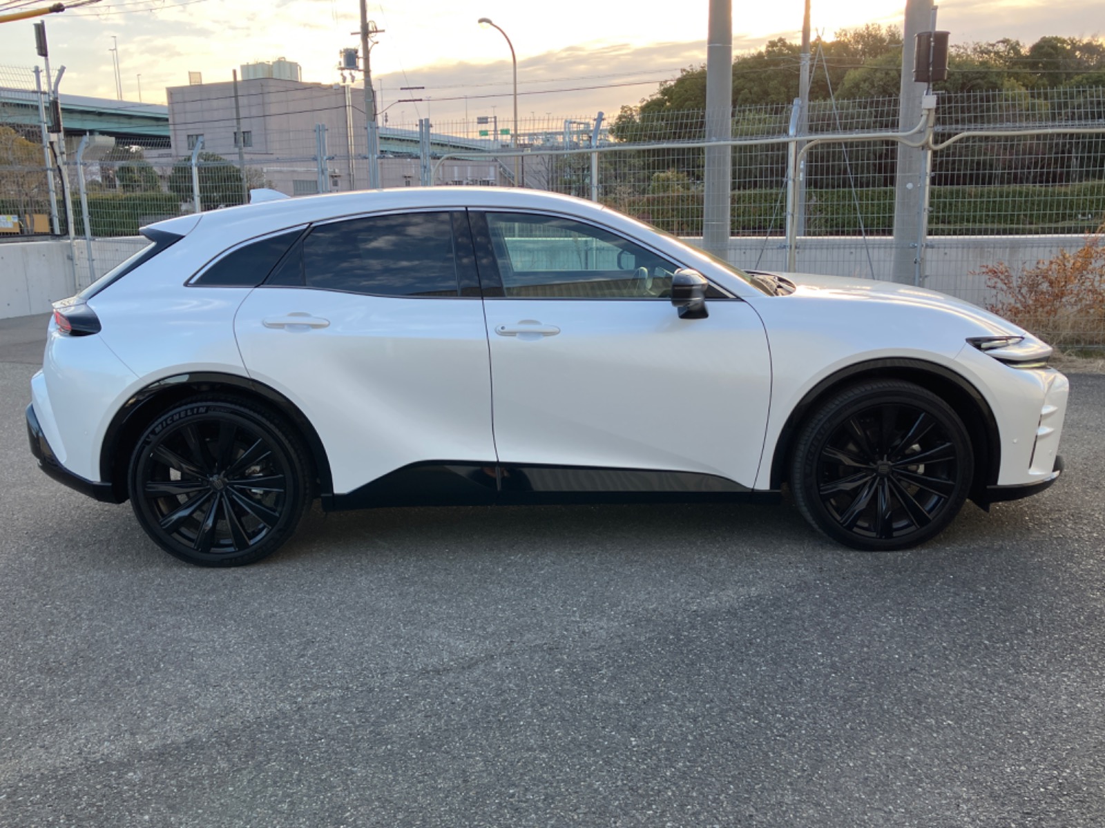 k*u様 【新品】 POINTLESS JOURNEY ☆ ホワイト王冠 POINTLESS JOURNEY (@pointlessjourneytyo) • Instagram photos and videos