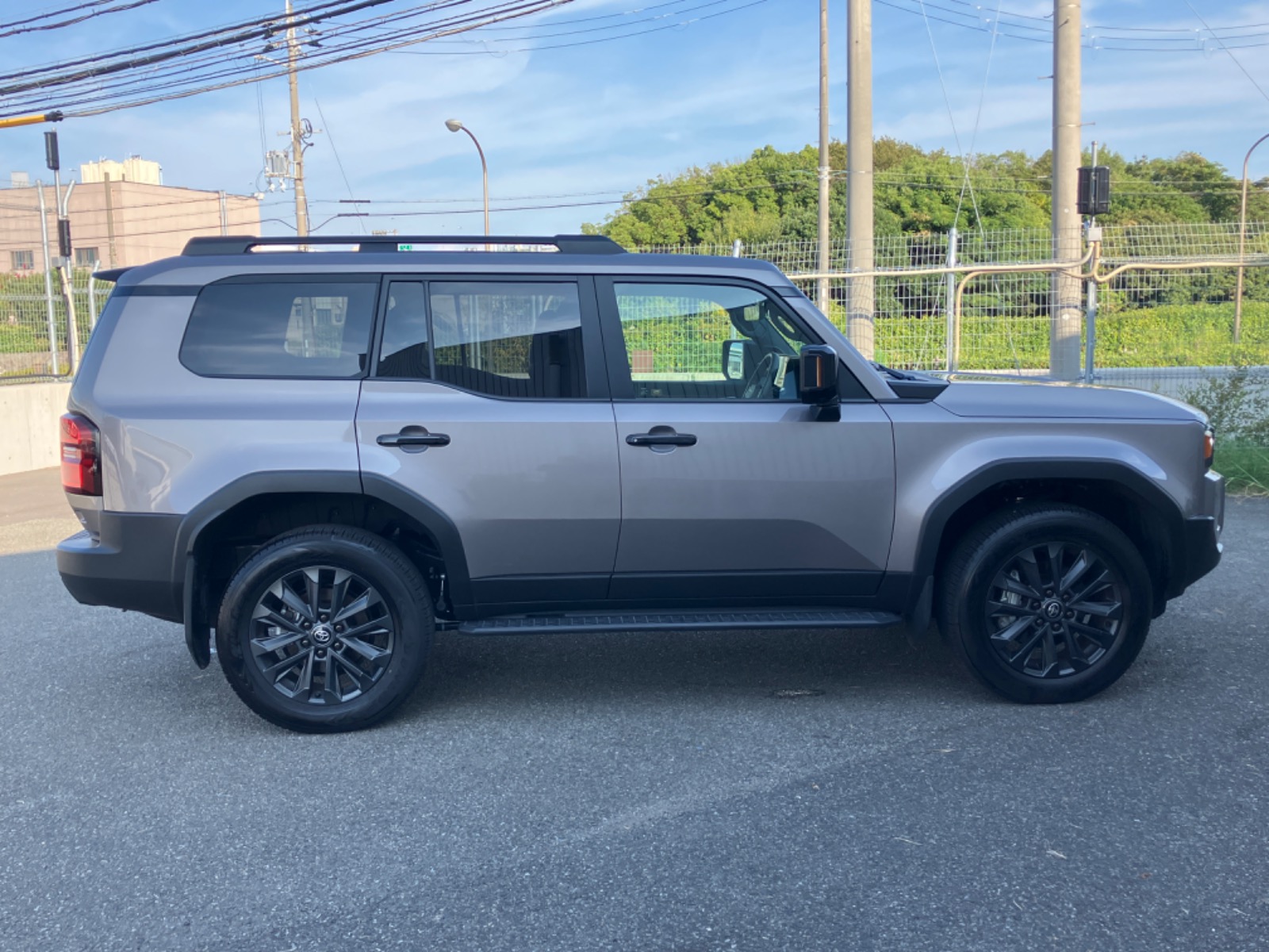 トヨタ ランドクルーザー ZX DSL 2.8L 4WD(7人乗り) ※モノトーン