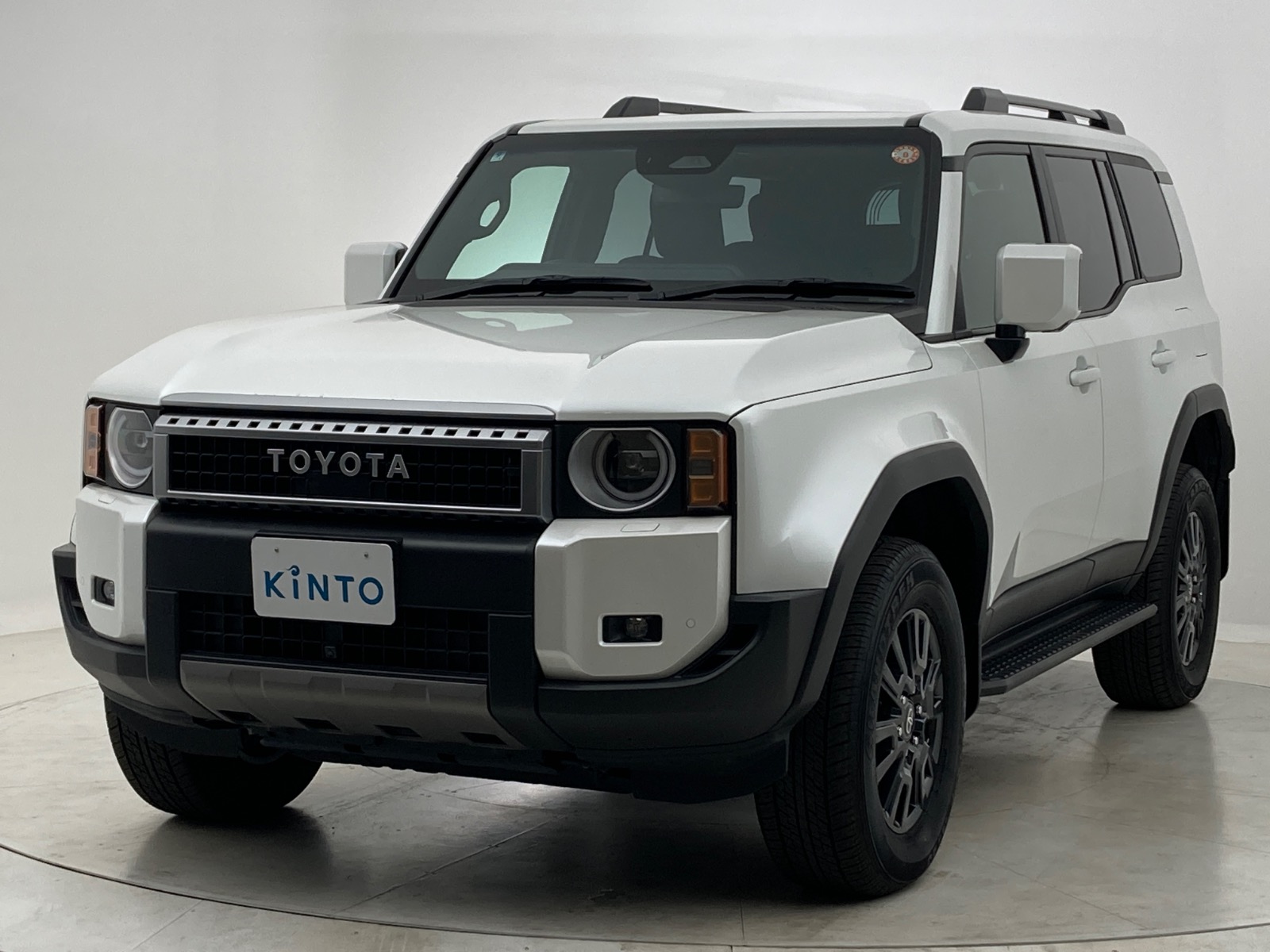 トヨタ ランドクルーザー VX DSL 2.8L 4WD(7人乗り) ※丸目型ヘッド