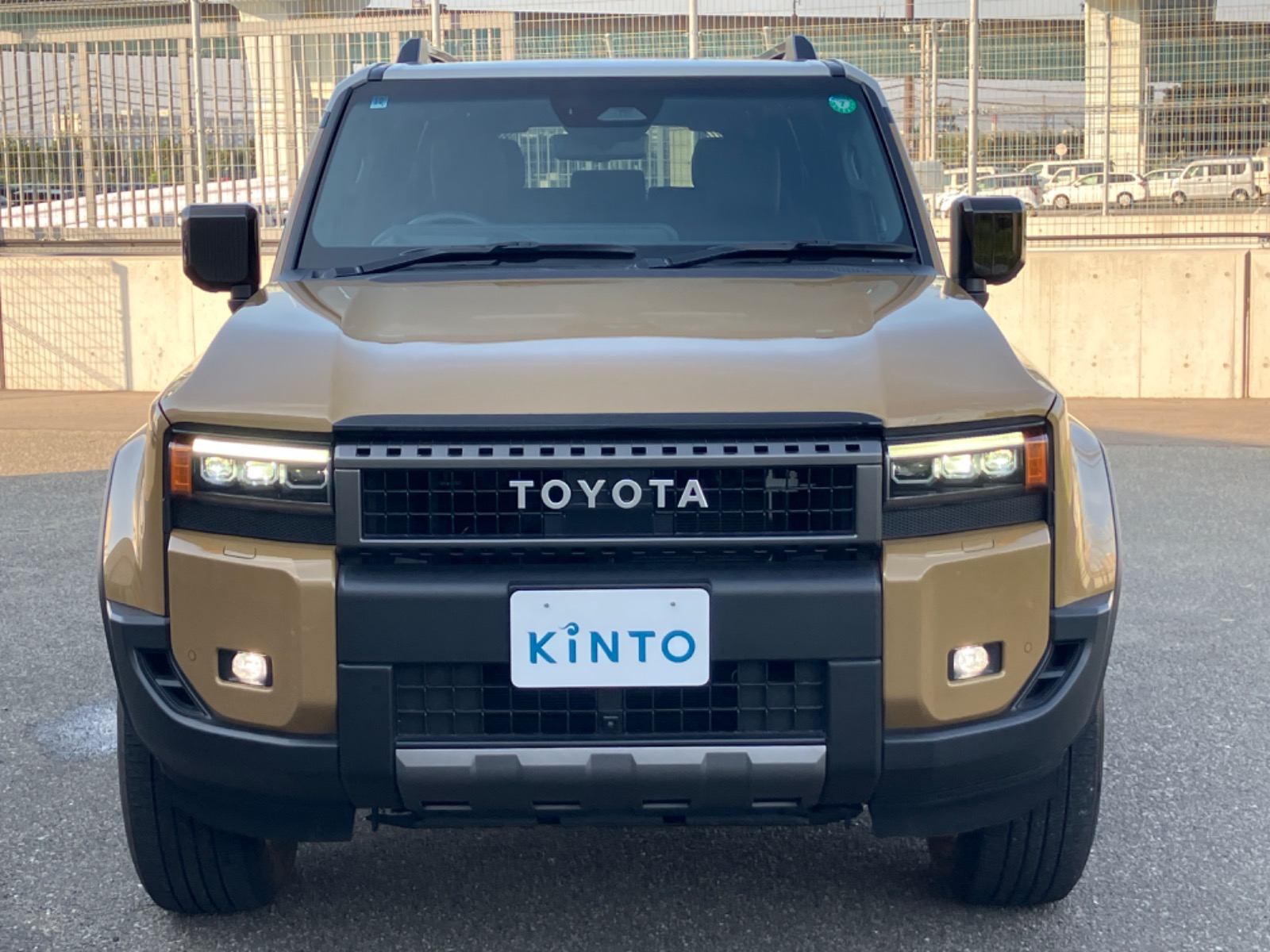 トヨタ ランドクルーザー ZX DSL 2.8L 4WD(7人乗り) ※ツートーン