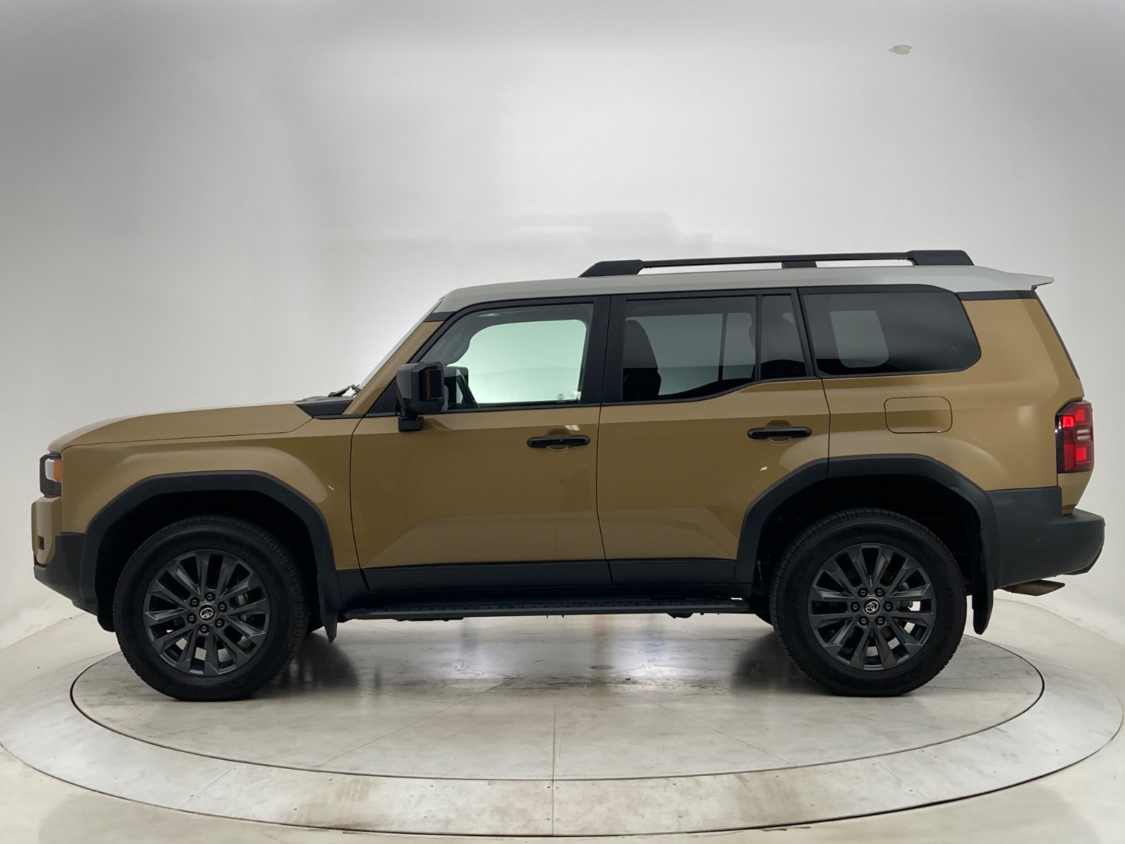 トヨタ ランドクルーザー ZX DSL 2.8L 4WD(7人乗り) ※ツートーン仕様車