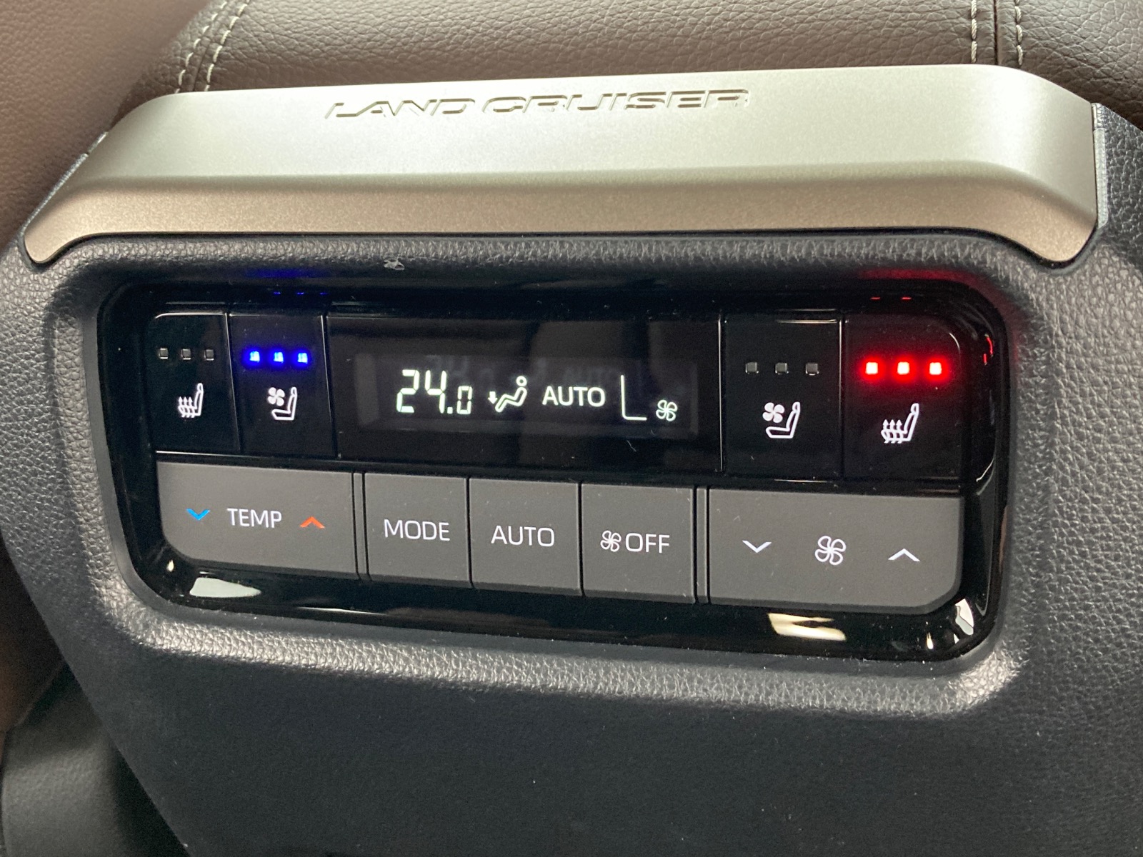 トヨタ ランドクルーザー ZX DSL 2.8L 4WD(7人乗り) ※ツートーン仕様車