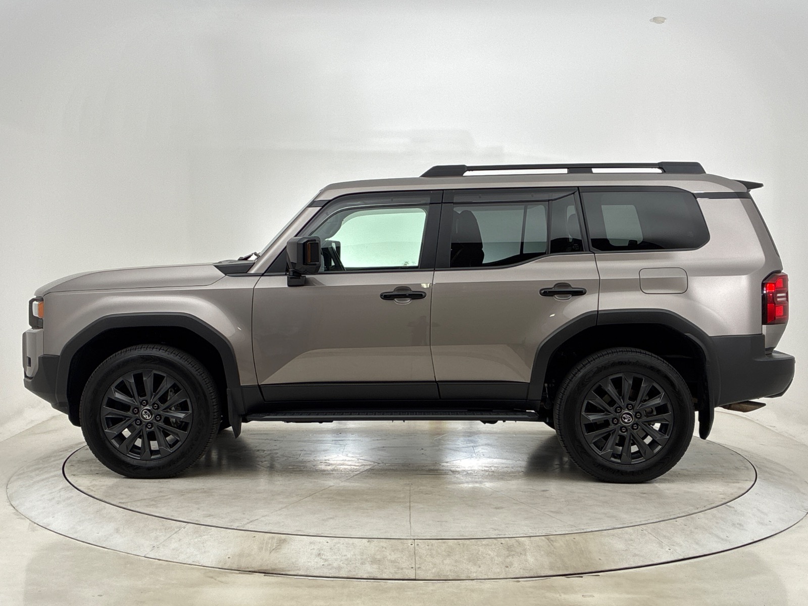 トヨタ ランドクルーザー ZX DSL 2.8L 4WD(7人乗り) ※モノトーン仕様車