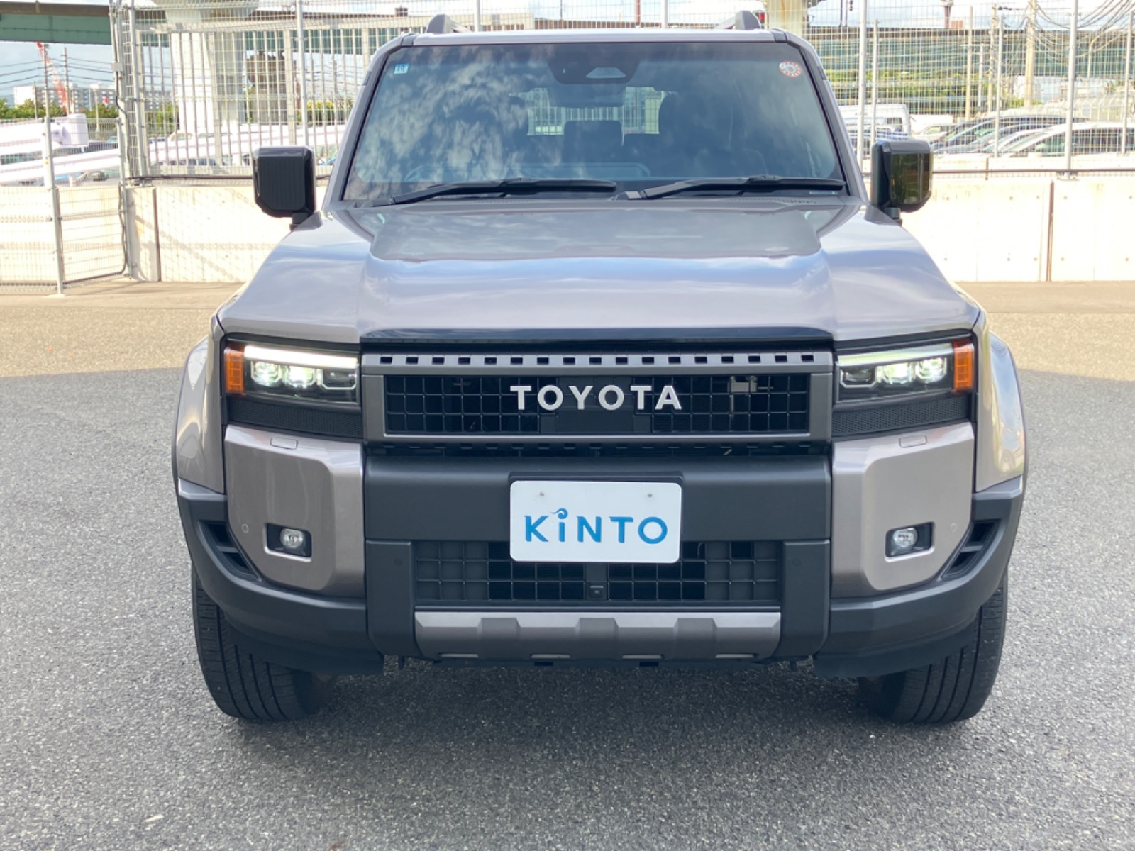 トヨタ ランドクルーザー ZX DSL 2.8L 4WD(7人乗り) ※モノトーン仕様車