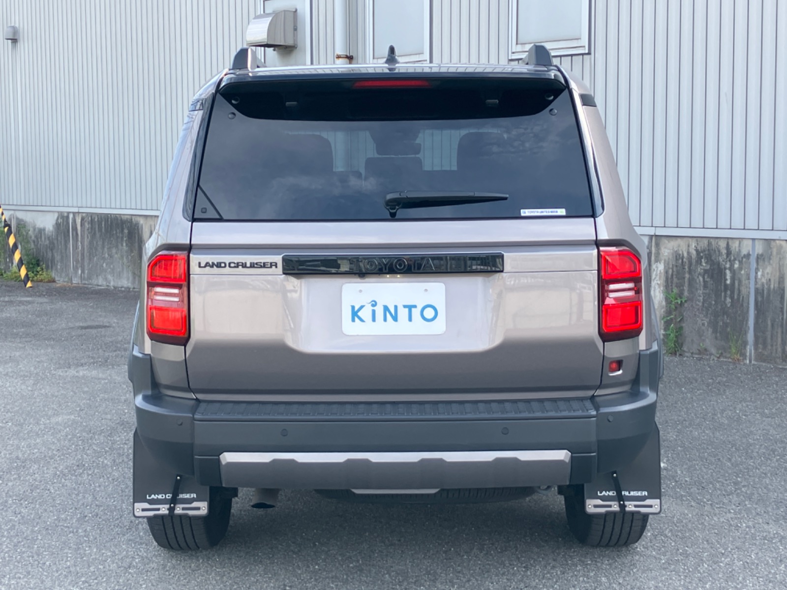 トヨタ ランドクルーザー ZX DSL 2.8L 4WD(7人乗り) ※モノトーン仕様車