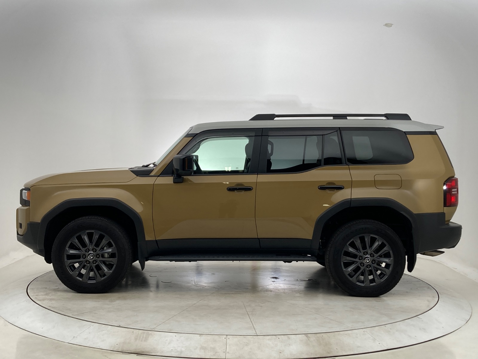 DIESELですよねまあ At age 20, I bought Toyota's proud SUV! Land Cruiser 300 ZX