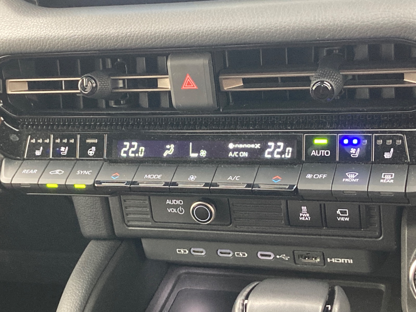 トヨタ ランドクルーザー ZX DSL 2.8L 4WD(7人乗り) ※ツートーン