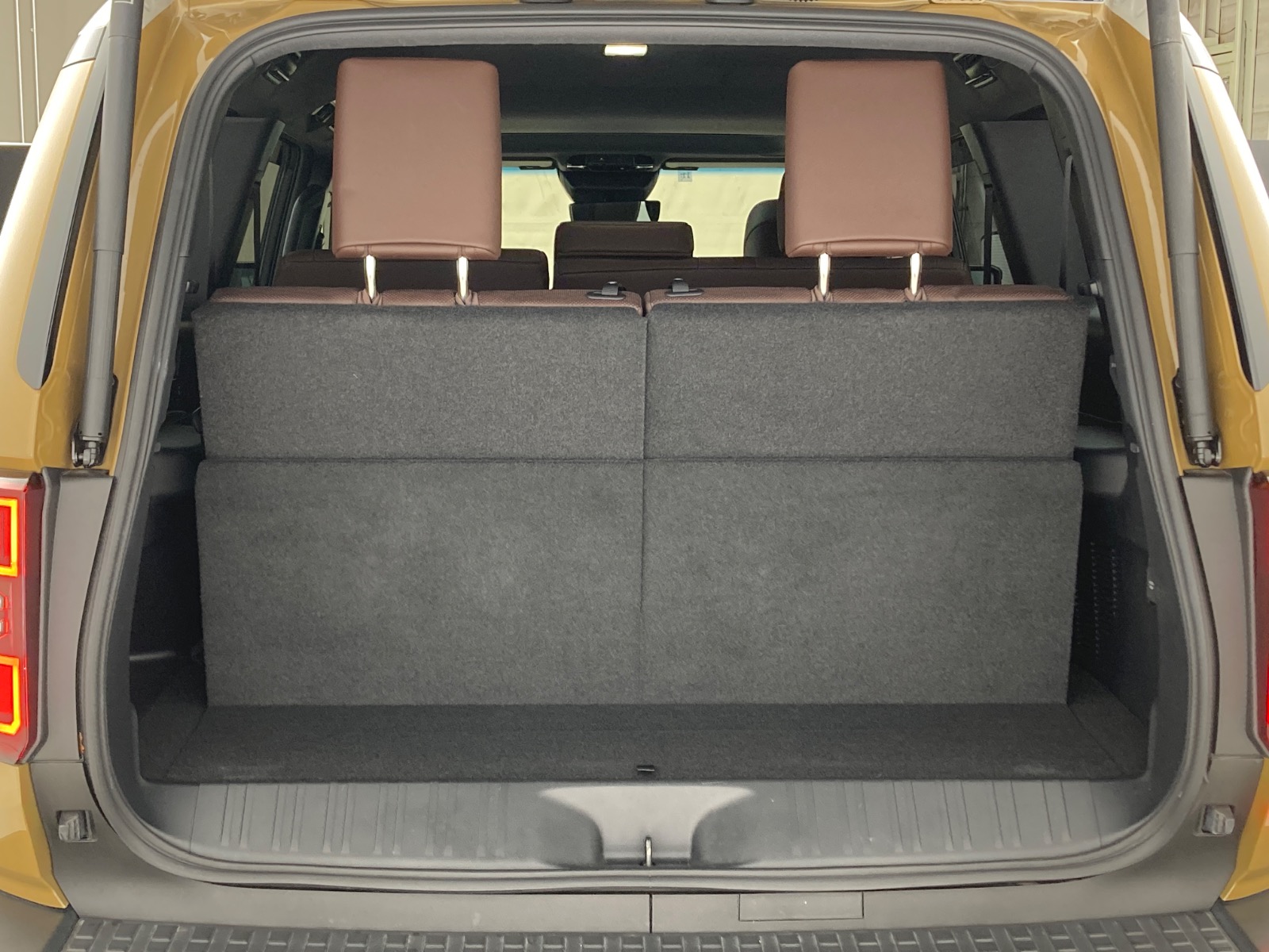 トヨタ ランドクルーザー ZX DSL 2.8L 4WD(7人乗り) ※ツートーン