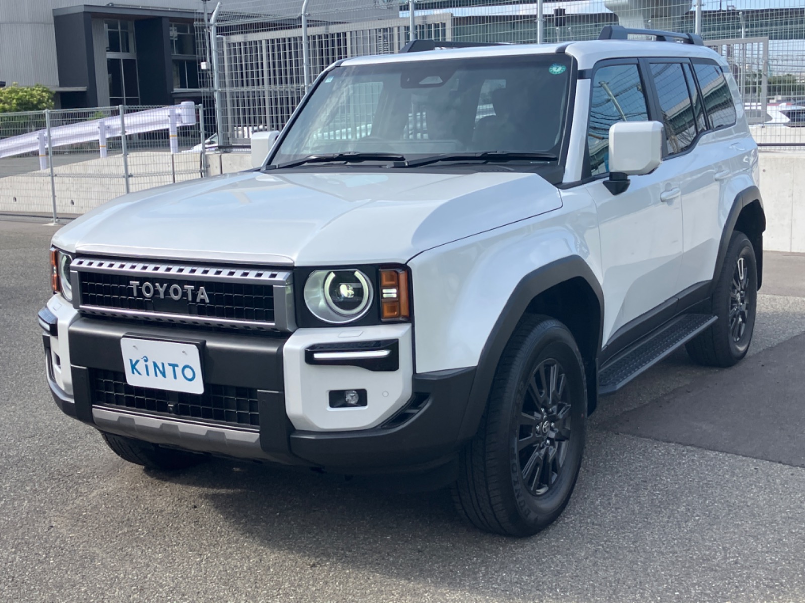 トヨタ ランドクルーザー VX DSL 2.8L 4WD(7人乗り) ※丸目型