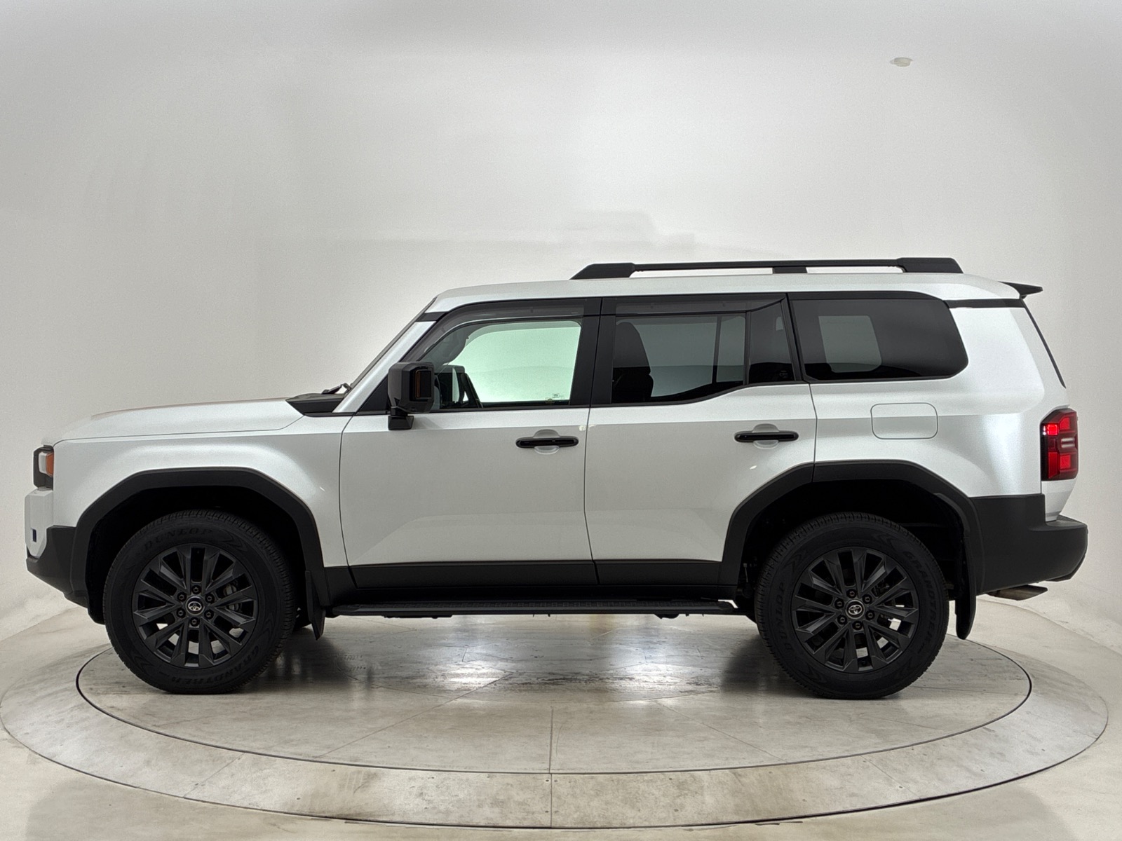 トヨタ ランドクルーザー ZX DSL 2.8L 4WD(7人乗り) ※モノトーン仕様車