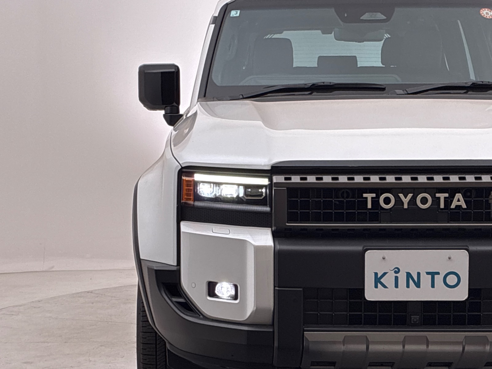 トヨタ ランドクルーザー ZX DSL 2.8L 4WD(7人乗り) ※モノトーン仕様車