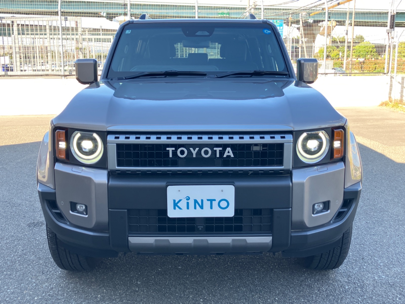 ♪いろこと♪ページ トヨタ ランドクルーザー VX DSL 2.8L 4WD(7人乗り) ※丸目型ヘッド
