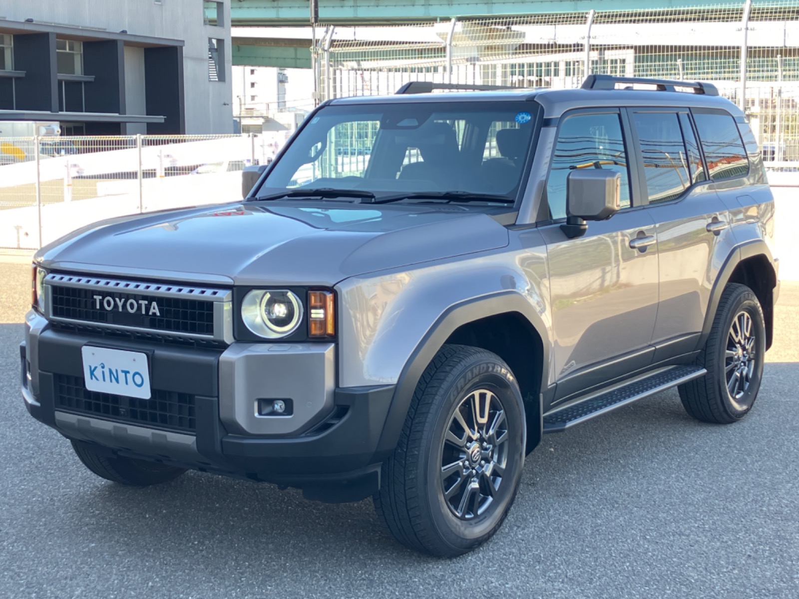トヨタ ランドクルーザー VX DSL 2.8L 4WD(7人乗り) ※丸目型ヘッド