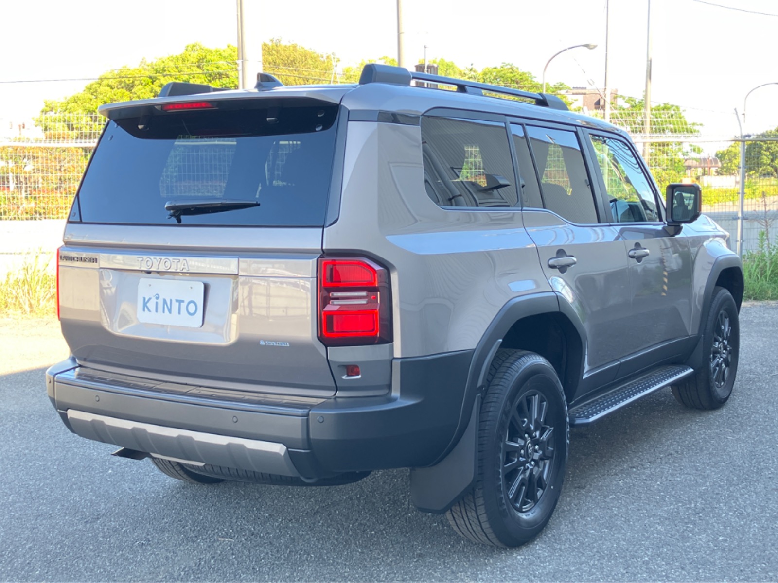 トヨタ ランドクルーザー VX DSL 2.8L 4WD(7人乗り) ※丸目型ヘッド