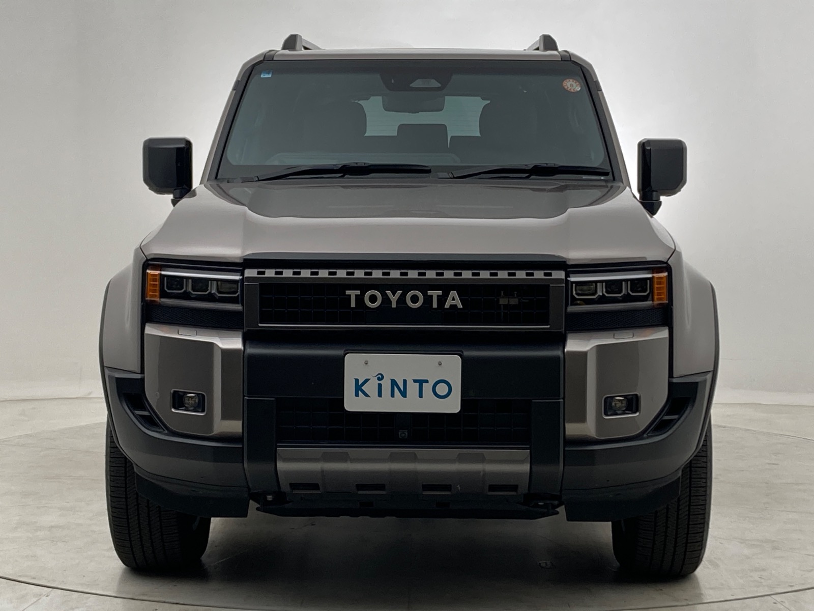 トヨタ ランドクルーザー ZX DSL 2.8L 4WD(7人乗り) ※モノトーン仕様車