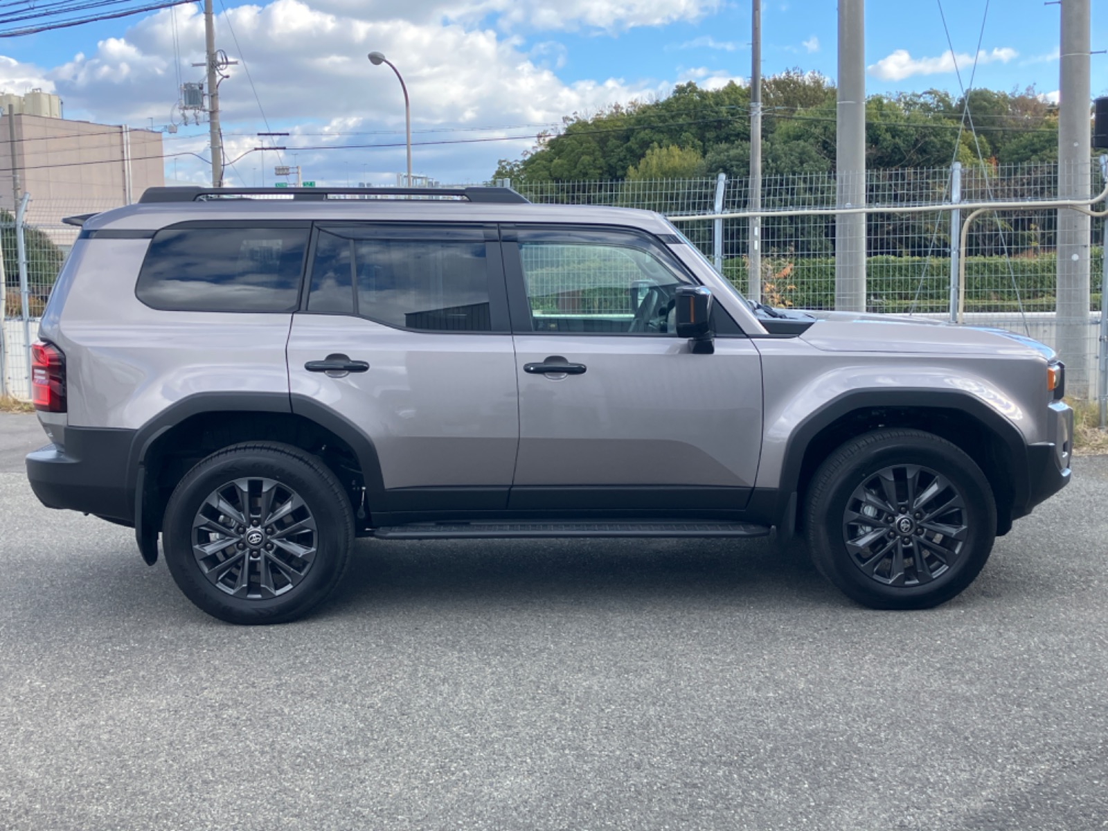 トヨタ ランドクルーザー ZX DSL 2.8L 4WD(7人乗り) ※モノトーン仕様車