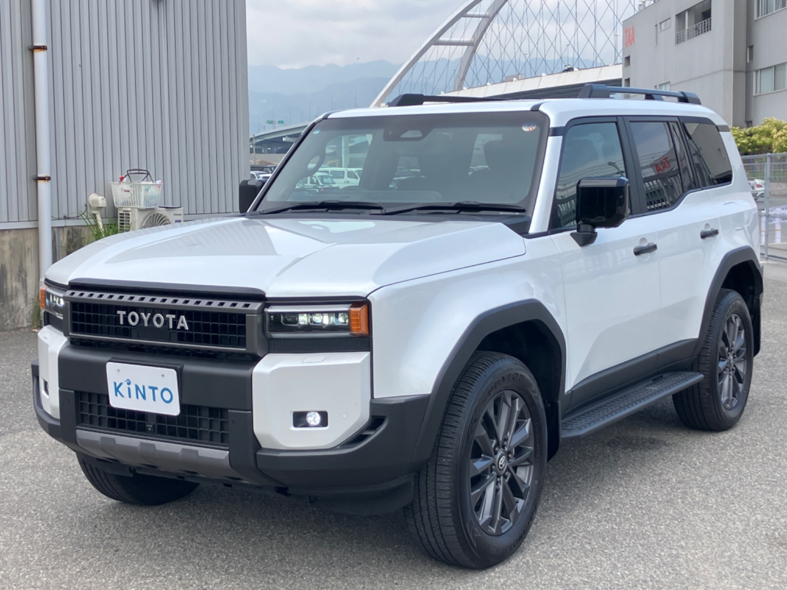 トヨタ ランドクルーザー ZX DSL 2.8L 4WD(7人乗り) ※モノトーン仕様車