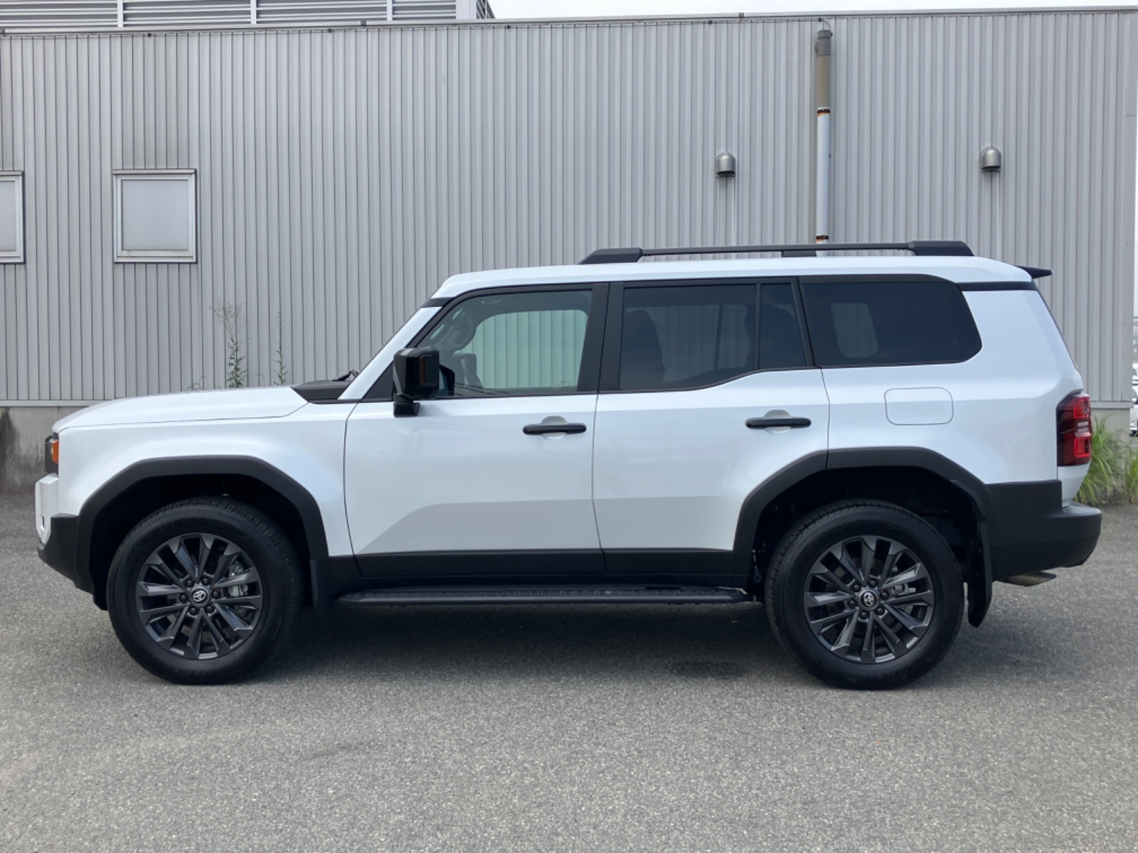 トヨタ ランドクルーザー ZX DSL 2.8L 4WD(7人乗り) ※モノトーン仕様車