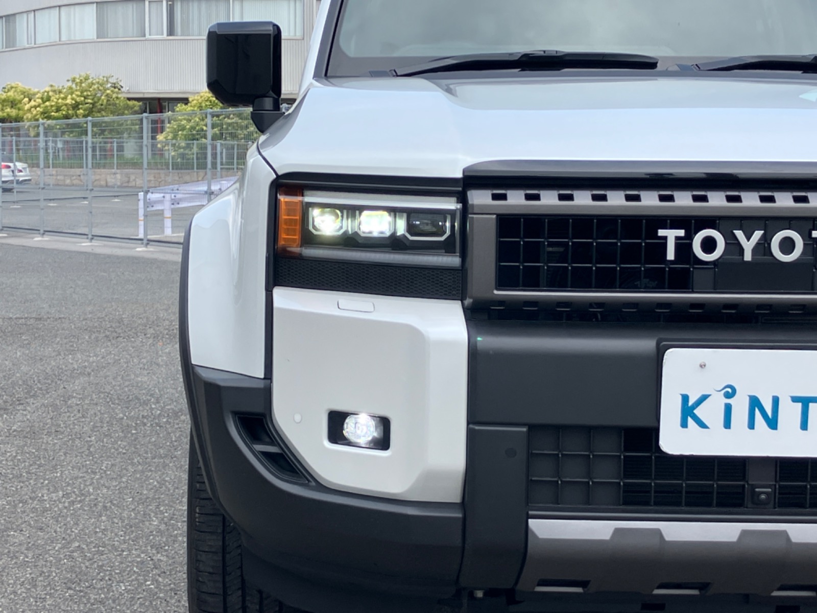トヨタ ランドクルーザー ZX DSL 2.8L 4WD(7人乗り) ※モノトーン仕様車