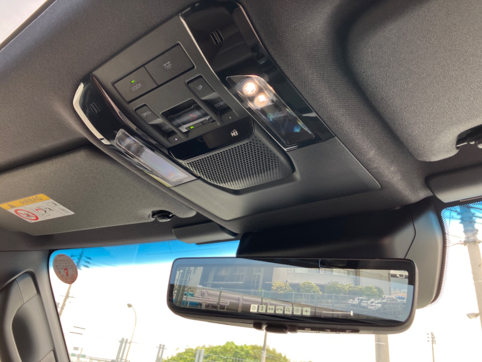 トヨタ ランドクルーザー ZX DSL 2.8L 4WD(7人乗り) ※モノトーン仕様車