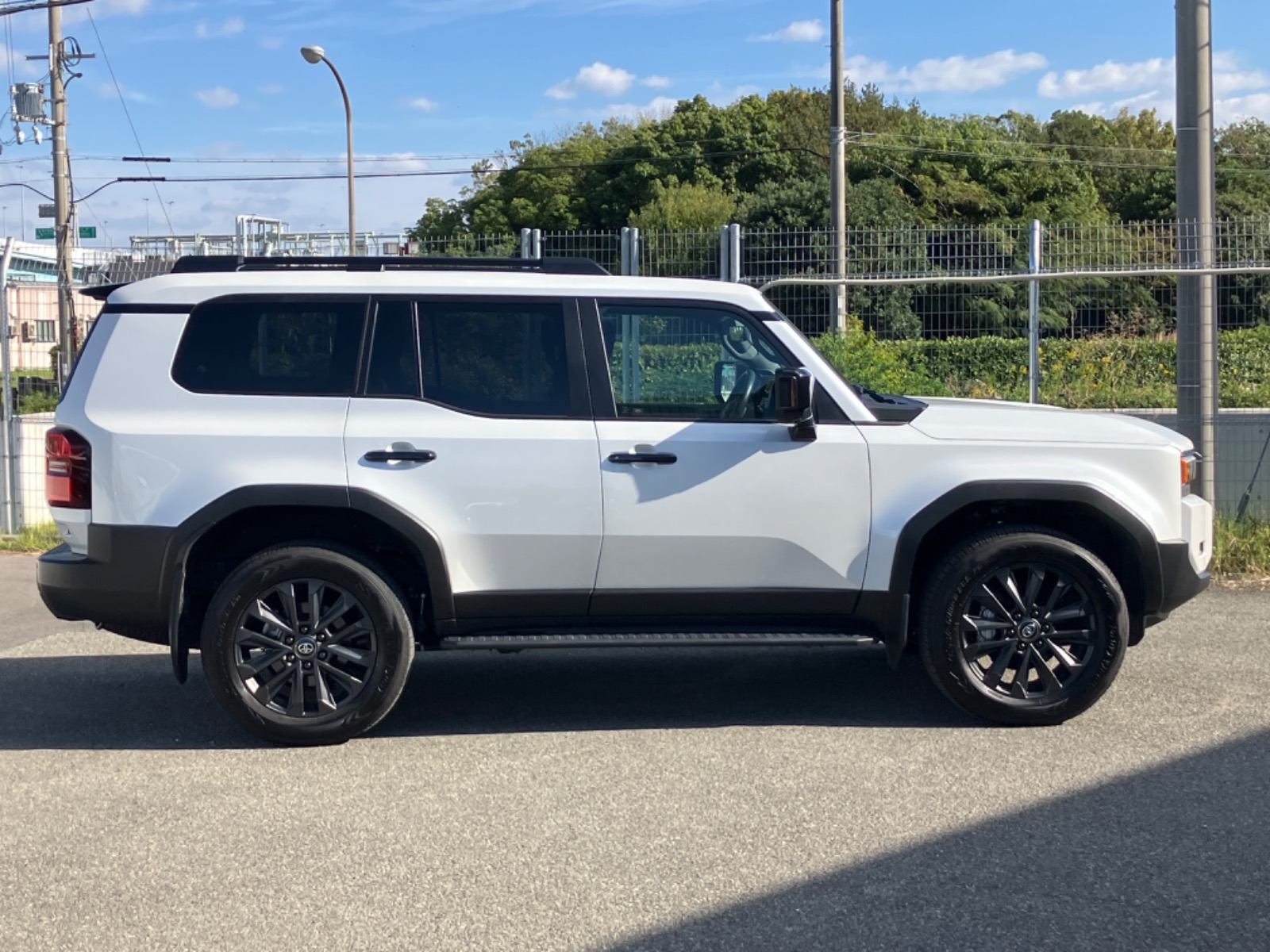 トヨタ ランドクルーザー ZX DSL 2.8L 4WD(7人乗り) ※モノトーン仕様車