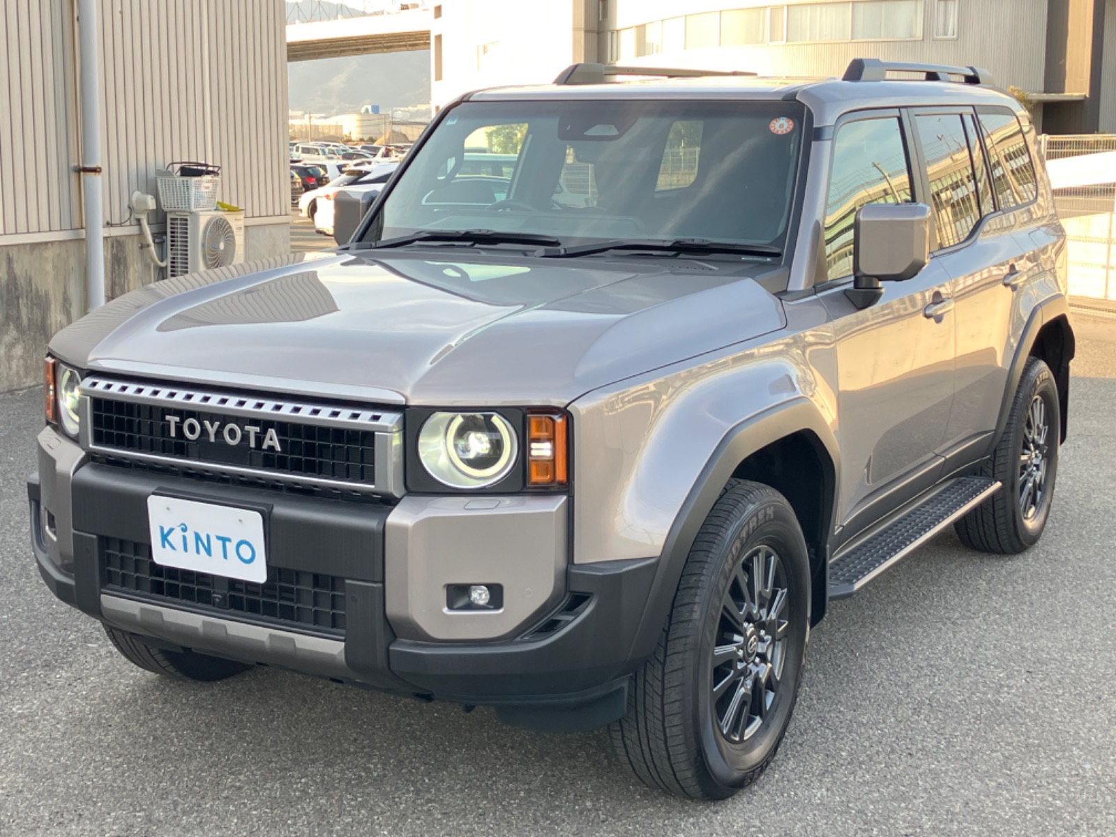 トヨタ ランドクルーザー VX DSL 2.8L 4WD(7人乗り) ※丸目型ヘッド