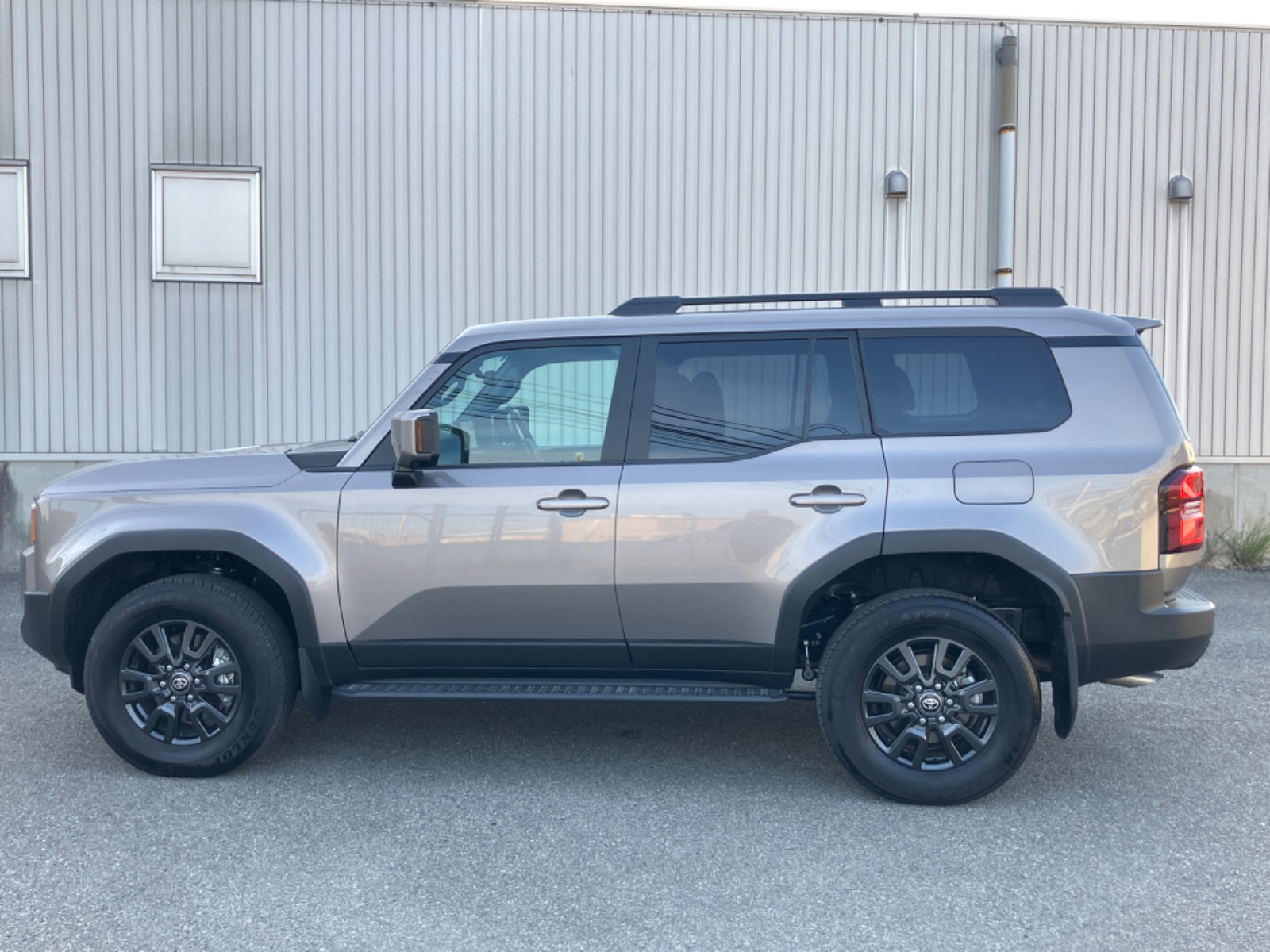 みつはるページ トヨタ ランドクルーザー VX DSL 2.8L 4WD(7人乗り) ※丸目型ヘッド