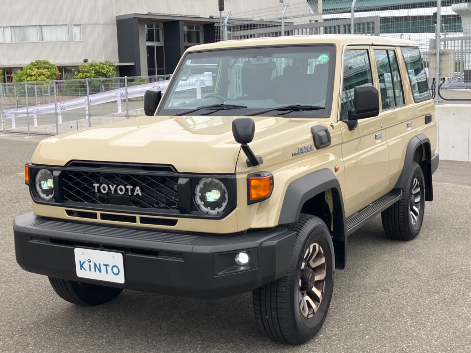 ふみ。 トヨタ ランドクルーザー AX DSL 2.8L+ターボ 4WD(5人乗り) ディーゼル