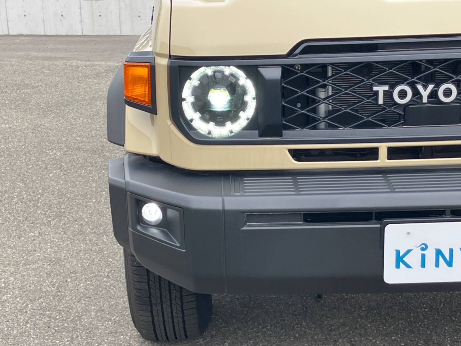 トヨタ ランドクルーザー AX DSL 2.8L+ターボ 4WD(5人乗り) ディーゼル