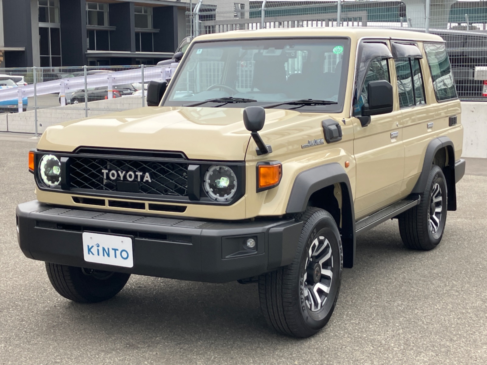 トヨタ ランドクルーザー AX DSL 2.8L+ターボ 4WD(5人乗り トヨタ ランドクルーザー AX DSL 2.8L+ターボ 4WD(5人乗り