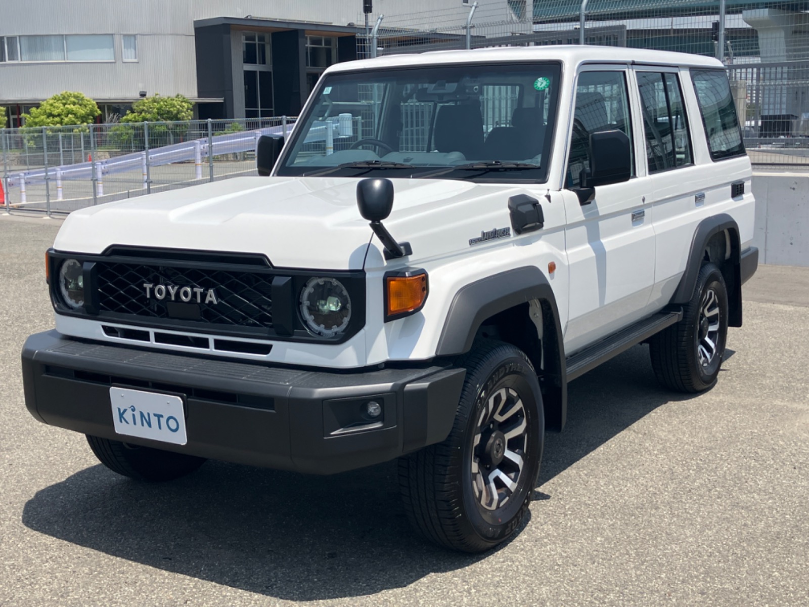 トヨタ ランドクルーザー AX DSL 2.8L+ターボ 4WD(5人乗り