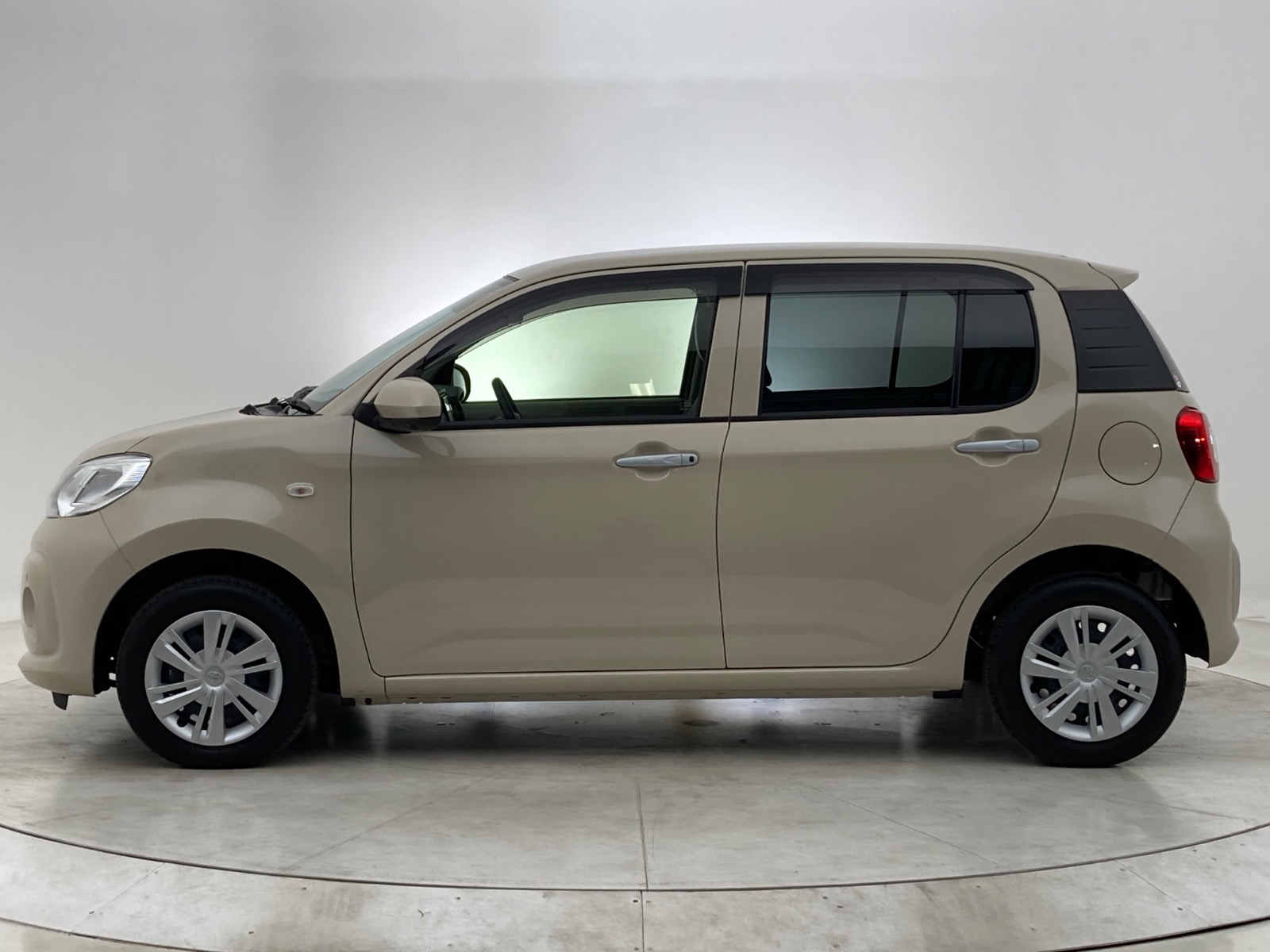 トヨタ パッソ X GAS 1.0L 2WD(5人乗り) ガソリン 2023年式 パウダリー