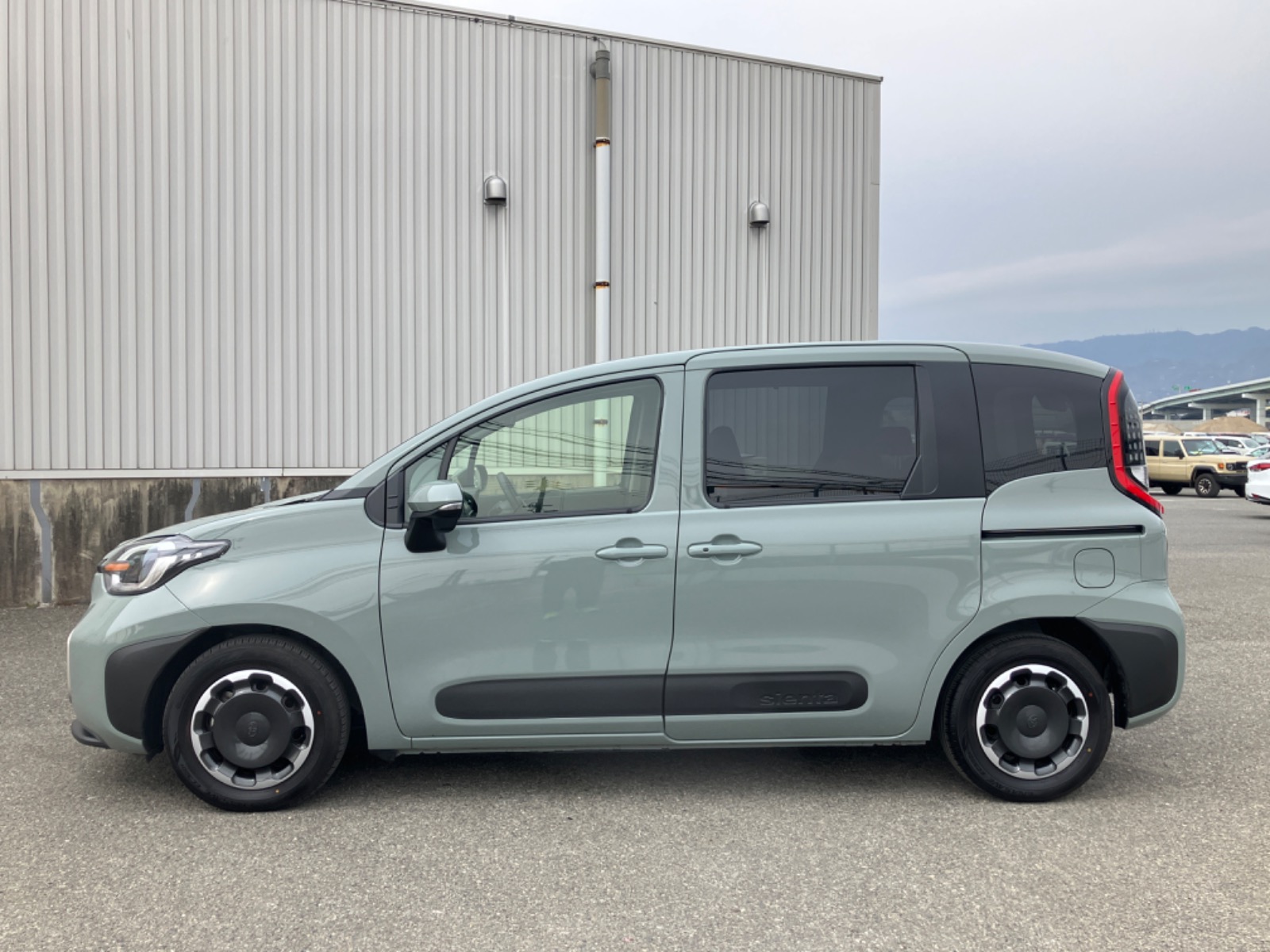 トヨタ シエンタ Z GAS 1.5L 2WD(7人乗り) ガソリン 2023年式 アーバン