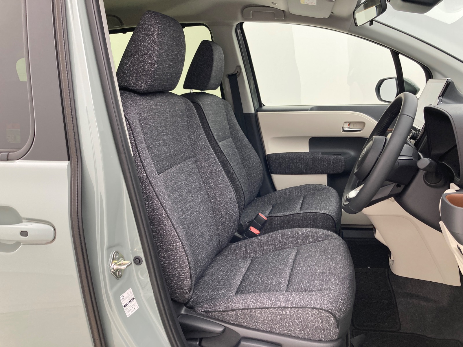 トヨタ シエンタ Z HEV 1.5L 2WD(7人乗り) ハイブリッド 2023年式
